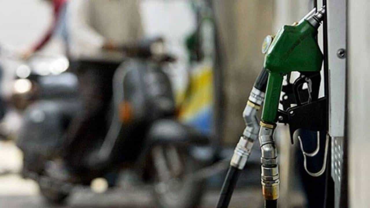 Petrol Diesel Price on May 13: ಛತ್ತೀಸ್ಗಢ, ಹರ್ಯಾಣದಲ್ಲಿ ಪೆಟ್ರೋಲ್, ಡೀಸೆಲ್ ಬೆಲೆ ಏರಿಕೆ Petrol Diesel Price on May 13: ಛತ್ತೀಸ್ಗಢ, ಹರ್ಯಾಣದಲ್ಲಿ ಪೆಟ್ರೋಲ್, ಡೀಸೆಲ್ ಬೆಲೆ ಏರಿಕೆ