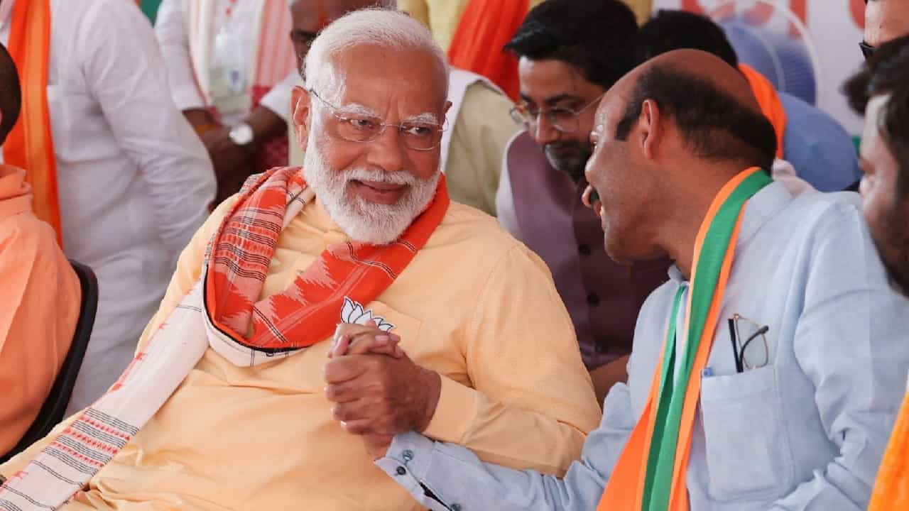 ಎಸ್ಸಿ, ಎಸ್ಟಿ ವಿದ್ಯಾರ್ಥಿಗಳ ಮೀಸಲಾತಿ ಕಿತ್ತುಕೊಂಡ ಕಾಂಗ್ರೆಸ್ ಮುಸ್ಲಿಮರಿಗೆ ನೀಡಿತು; ಮೋದಿ ಹೊಸ ಆರೋಪ ಎಸ್ಸಿ, ಎಸ್ಟಿ ವಿದ್ಯಾರ್ಥಿಗಳ ಮೀಸಲಾತಿ ಕಿತ್ತುಕೊಂಡ ಕಾಂಗ್ರೆಸ್ ಮುಸ್ಲಿಮರಿಗೆ ನೀಡಿತು; ಮೋದಿ ಹೊಸ ಆರೋಪ