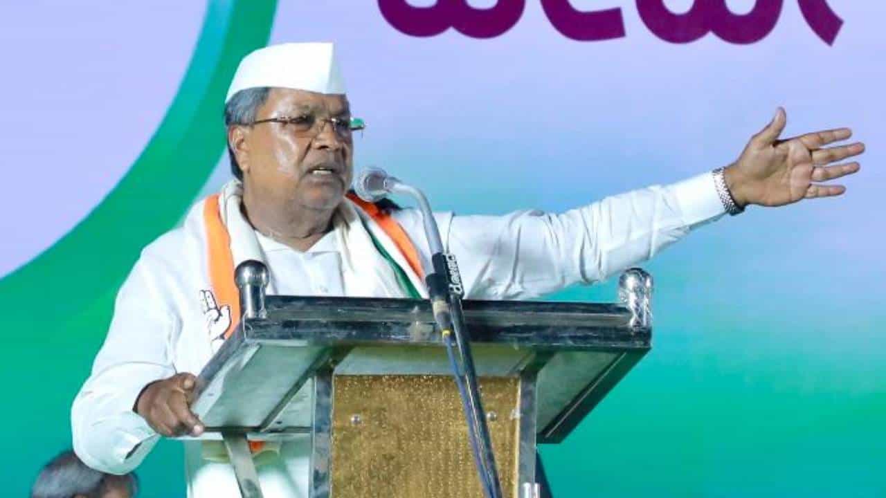 ಪ್ರಜ್ವಲ್ ರೇವಣ್ಣ ಯಾವುದೇ ದೇಶದಲ್ಲಿದ್ದರೂ ಹಿಡಿದು ತರುತ್ತೇವೆ: ಸಿದ್ದರಾಮಯ್ಯ ಪ್ರಜ್ವಲ್ ರೇವಣ್ಣ ಯಾವುದೇ ದೇಶದಲ್ಲಿದ್ದರೂ ಹಿಡಿದು ತರುತ್ತೇವೆ: ಸಿದ್ದರಾಮಯ್ಯ