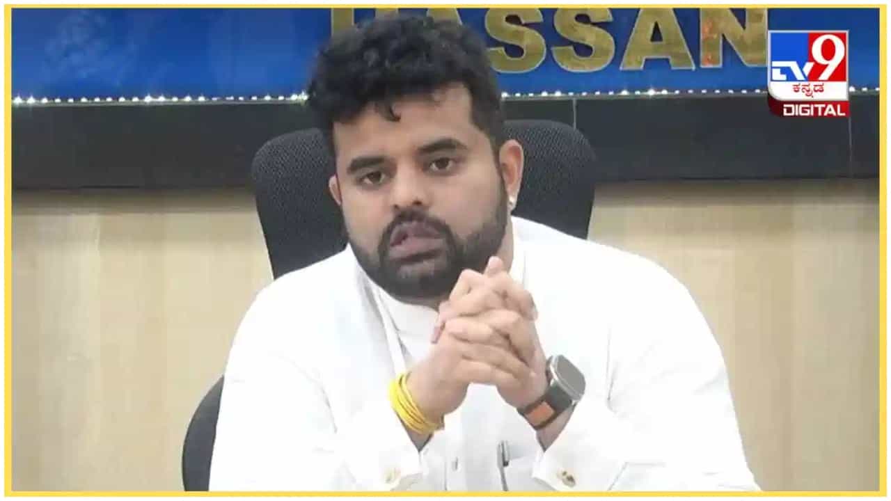 ಮತ್ತೆ ಮತ್ತೆ ಅದನ್ನು ತೋರಿಸೋಕೆ ಮುಜುಗರ: ಮೆಡಿಕಲ್ ಟೆಸ್ಟ್ ಬಗ್ಗೆ ಜಡ್ಜ್ ಮುಂದೆ ಪ್ರಜ್ವಲ್ ಅಳಲು ಮತ್ತೆ ಮತ್ತೆ ಅದನ್ನು ತೋರಿಸೋಕೆ ಮುಜುಗರ: ಮೆಡಿಕಲ್ ಟೆಸ್ಟ್ ಬಗ್ಗೆ ಜಡ್ಜ್ ಮುಂದೆ ಪ್ರಜ್ವಲ್ ಅಳಲು