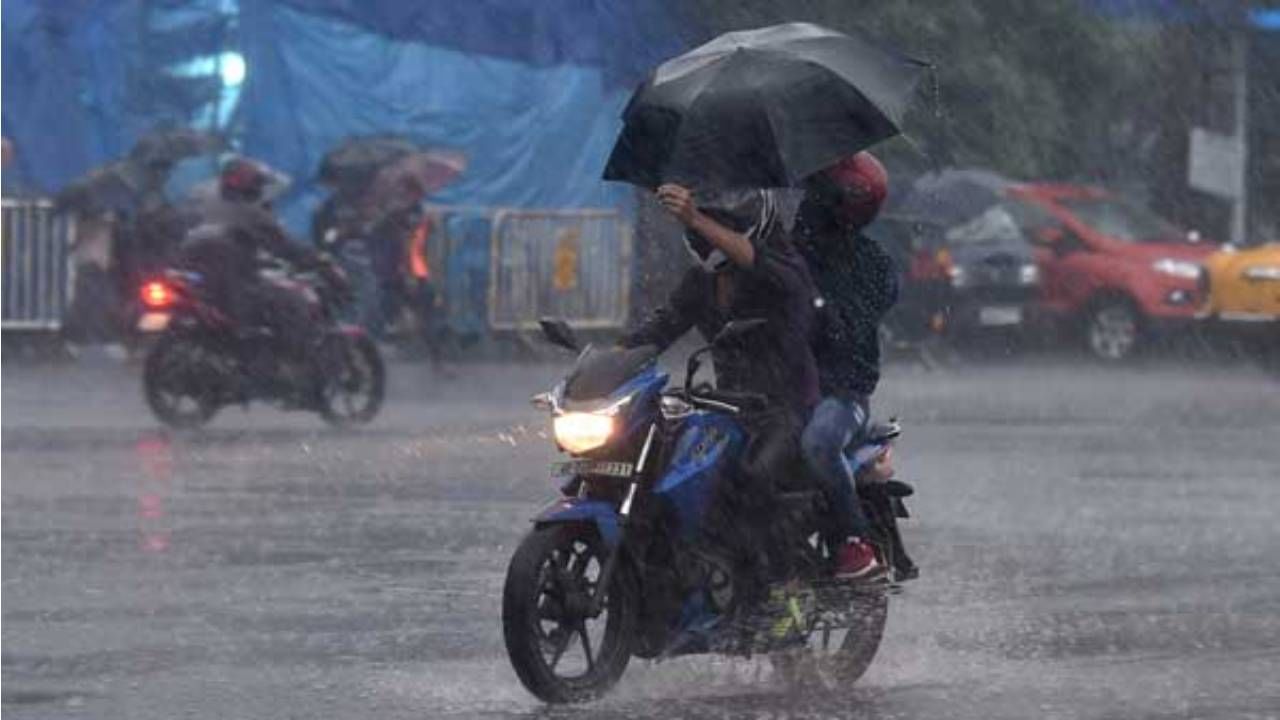Karnataka Weather: ಕೊಡಗು, ಮೈಸೂರು ಸೇರಿ ಹಲವೆಡೆ ಇಂದು ಮಳೆ, ಉಳಿದೆಡೆ ಉಷ್ಣ ಅಲೆ Karnataka Weather: ಕೊಡಗು, ಮೈಸೂರು ಸೇರಿ ಹಲವೆಡೆ ಇಂದು ಮಳೆ, ಉಳಿದೆಡೆ ಉಷ್ಣ ಅಲೆ