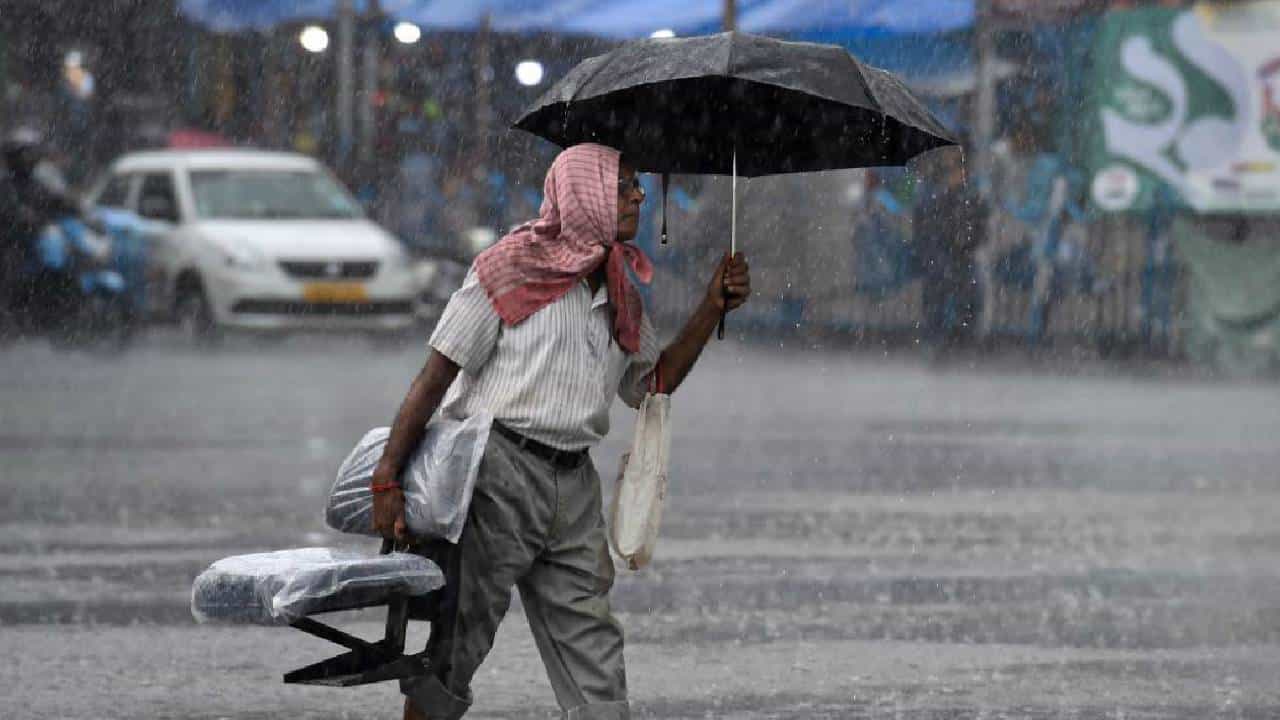 Karnataka Weather: ಬೆಂಗಳೂರು ಸೇರಿ ಕರ್ನಾಟಕದ ಬಹುತೇಕ ಜಿಲ್ಲೆಗಳಲ್ಲಿ ಮೇ 07ರಿಂದ 12ರವರೆಗೆ ಮಳೆ Karnataka Weather: ಬೆಂಗಳೂರು ಸೇರಿ ಕರ್ನಾಟಕದ ಬಹುತೇಕ ಜಿಲ್ಲೆಗಳಲ್ಲಿ ಮೇ 07ರಿಂದ 12ರವರೆಗೆ ಮಳೆ