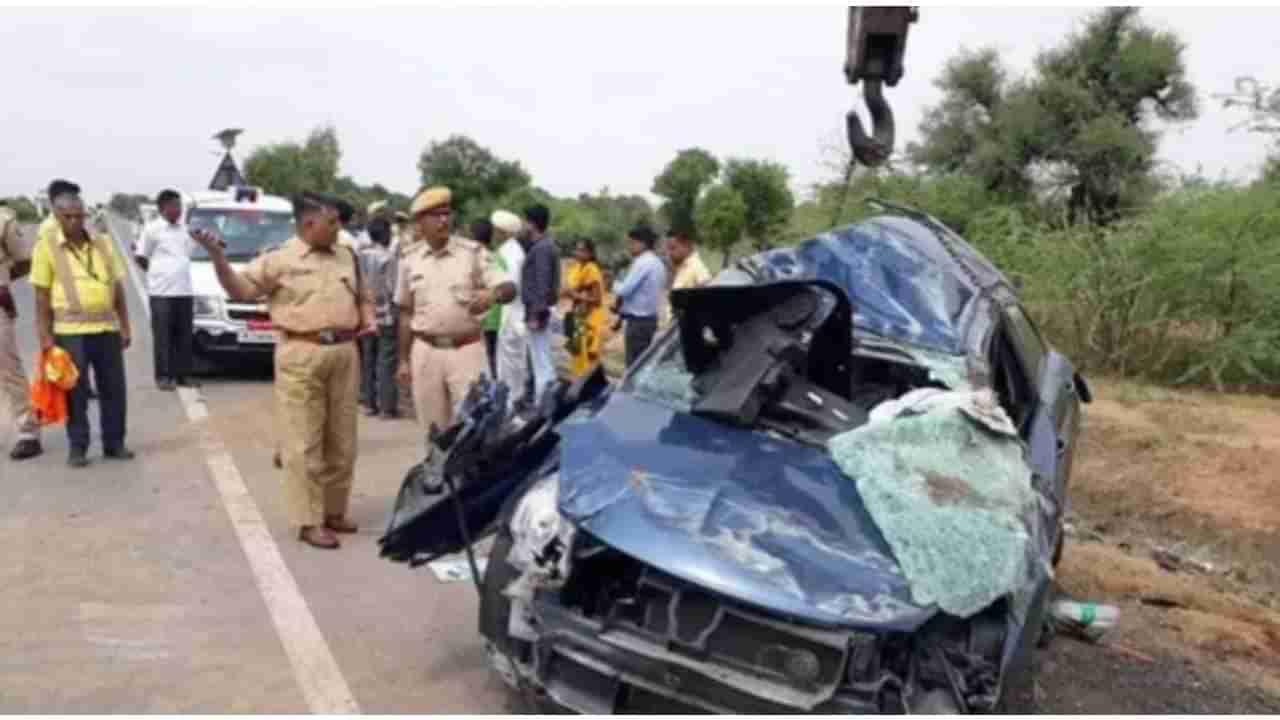 ಮಧ್ಯಪ್ರದೇಶ: ಇಂದೋರ್-ಅಹಮದಾಬಾದ್ ರಾಷ್ಟ್ರೀಯ ಹೆದ್ದಾರಿಯಲ್ಲಿ ನಿಂತಿದ್ದ ಟ್ರಕ್​ಗೆ ಕಾರು ಡಿಕ್ಕಿ, 8 ಮಂದಿ ಸಾವು