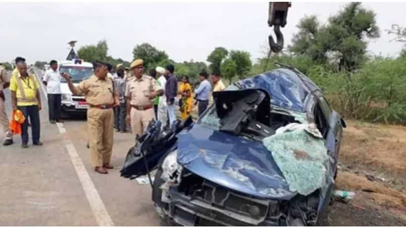 ಮಧ್ಯಪ್ರದೇಶ: ಇಂದೋರ್-ಅಹಮದಾಬಾದ್ ರಾಷ್ಟ್ರೀಯ ಹೆದ್ದಾರಿಯಲ್ಲಿ ನಿಂತಿದ್ದ ಟ್ರಕ್ಗೆ ಕಾರು ಡಿಕ್ಕಿ, 8 ಮಂದಿ ಸಾವು