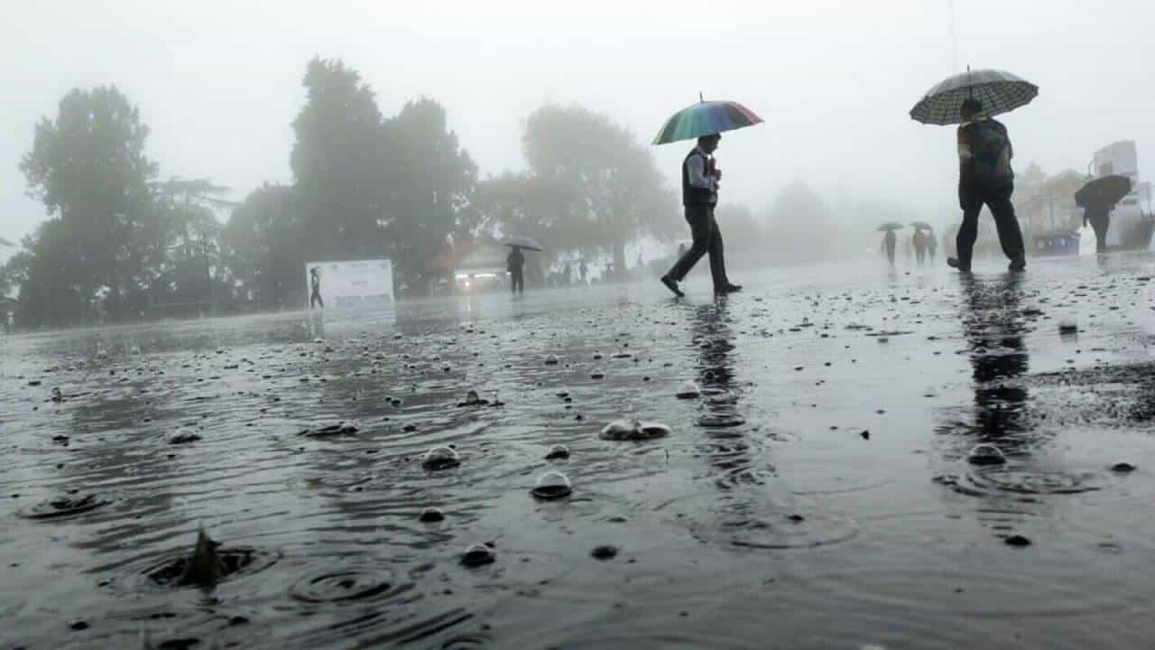 Karnataka Rains: ಬೆಂಗಳೂರು, ಕೊಡಗು, ಶಿವಮೊಗ್ಗ ಸೇರಿದಂತೆ ಕರ್ನಾಟಕದ ದಕ್ಷಿಣ ಒಳನಾಡಿನಲ್ಲಿ ಮೇ 23ರವರೆಗೆ ಮಹಾ ಮಳೆ Karnataka Rains: ಬೆಂಗಳೂರು, ಕೊಡಗು, ಶಿವಮೊಗ್ಗ ಸೇರಿದಂತೆ ಕರ್ನಾಟಕದ ದಕ್ಷಿಣ ಒಳನಾಡಿನಲ್ಲಿ ಮೇ 23ರವರೆಗೆ ಮಹಾ ಮಳೆ