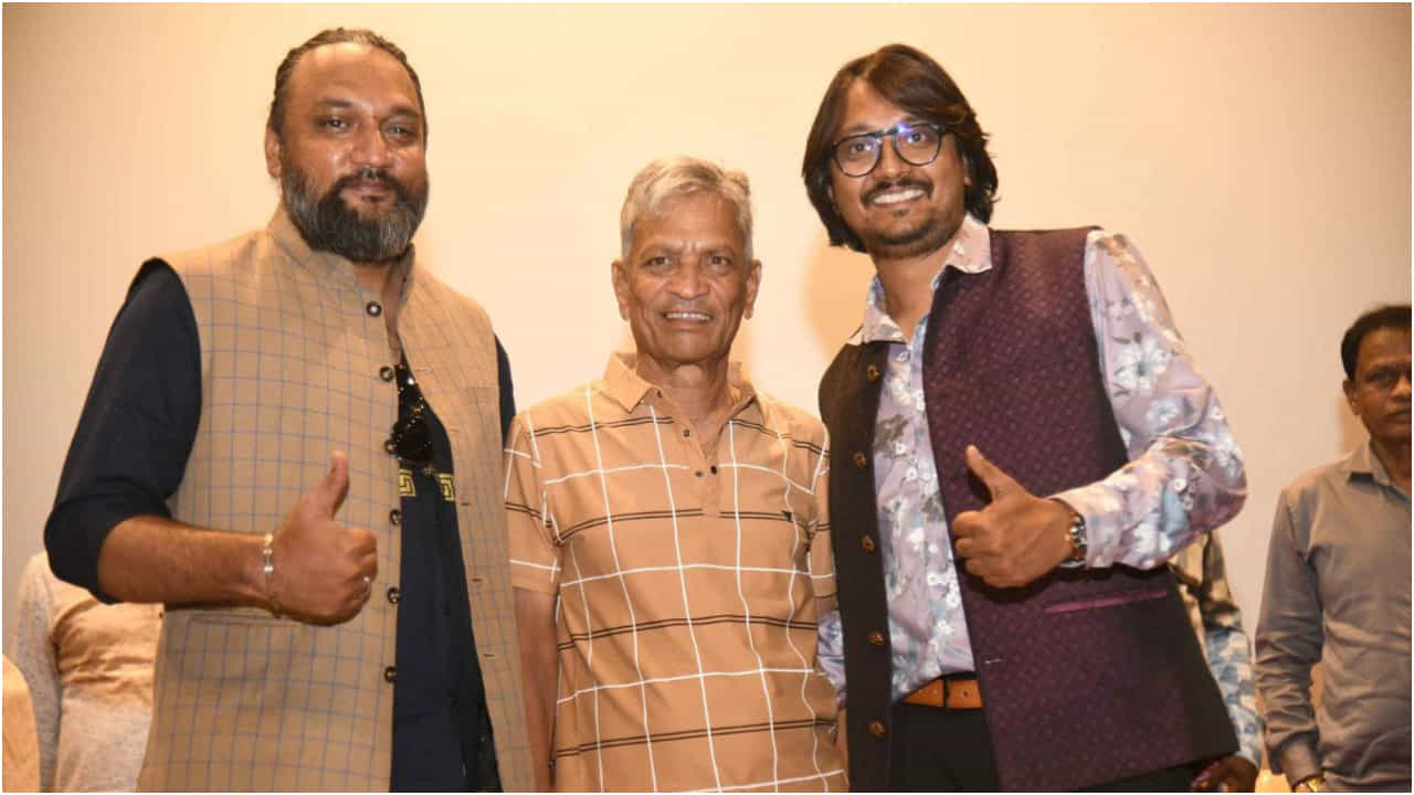 ‘ರಣಹದ್ದು’ ಸಿನಿಮಾಗೆ ಅಪ್ಪ ನಿರ್ದೇಶಕ, ಮಗ ಹೀರೋ, ಮತ್ತೊಬ್ಬ ಮಗ ವಿಲನ್ ‘ರಣಹದ್ದು’ ಸಿನಿಮಾಗೆ ಅಪ್ಪ ನಿರ್ದೇಶಕ, ಮಗ ಹೀರೋ, ಮತ್ತೊಬ್ಬ ಮಗ ವಿಲನ್