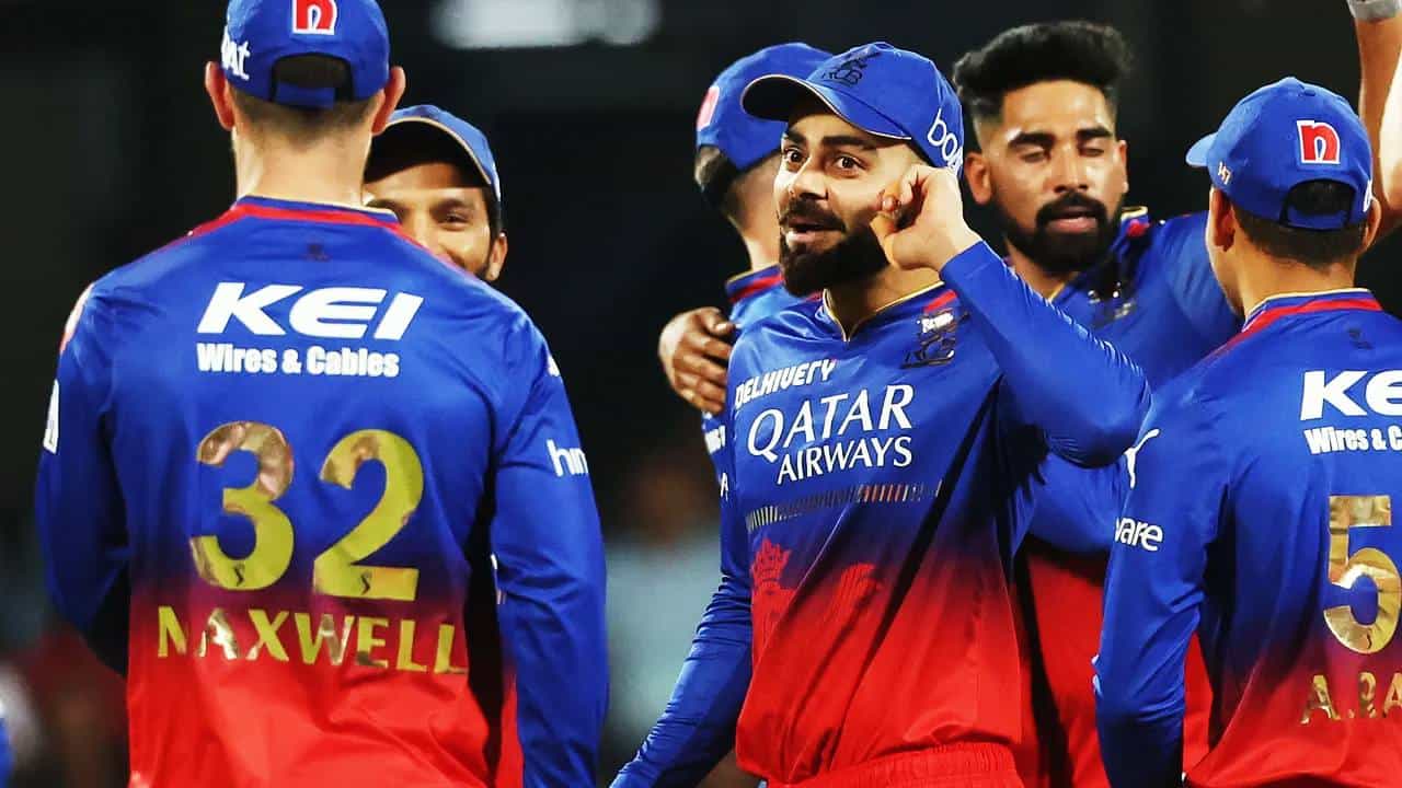 ಇಂಡಿಯನ್ ಪ್ರೀಮಿಯರ್ ಲೀಗ್ (IPL 2024) ಇತಿಹಾಸದಲ್ಲಿ ರಾಯಲ್ ಚಾಲೆಂಜರ್ಸ್ ಬೆಂಗಳೂರು (RCB) ತಂಡ ಕೇವಲ ಮೂರು ಬಾರಿ ಮಾತ್ರ ಫೈನಲ್ ಆಡಿದೆ. ಆದರೆ 16 ಸೀಸನ್ಗಳಲ್ಲಿ 14 ಪ್ಲೇಆಫ್ ಪಂದ್ಯಗಳನ್ನಾಡಿದೆ. ಈ ವೇಳೆ ಎಲಿಮಿನೇಟರ್ ಪಂದ್ಯವಾಡಿದ್ದು ಕೇವಲ 4 ಬಾರಿ ಮಾತ್ರ.