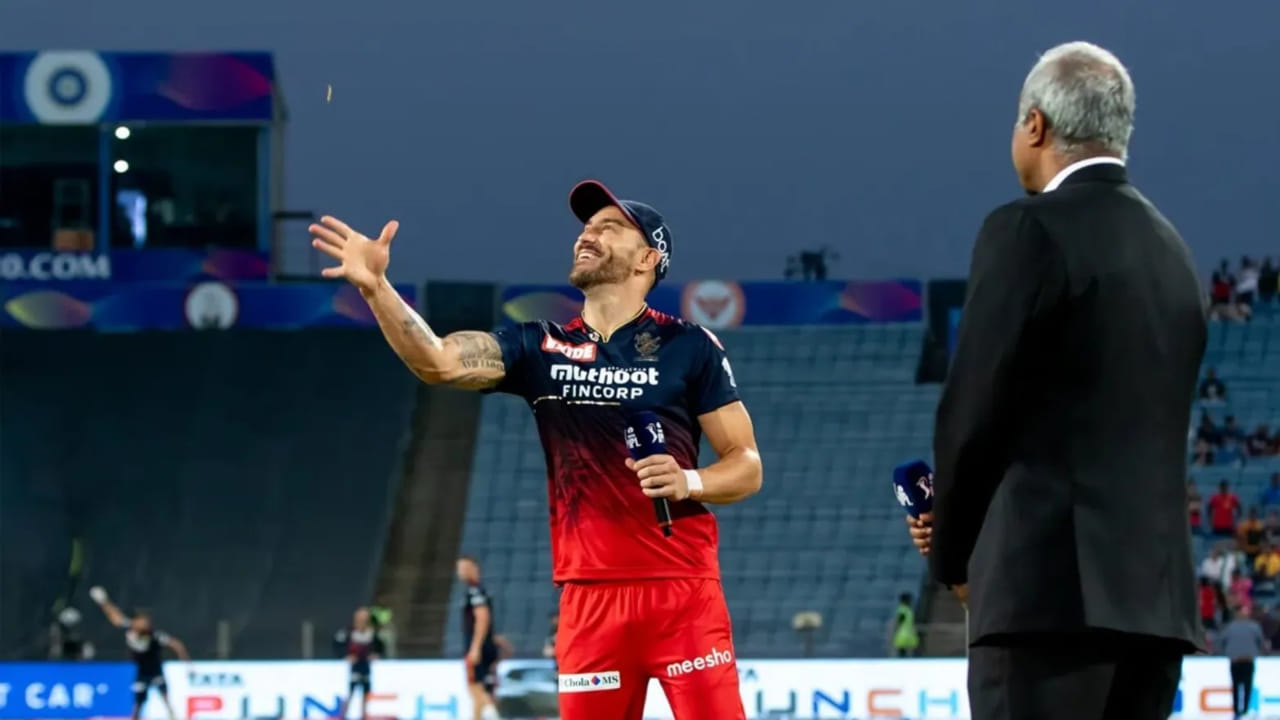 RCB vs GT, IPL 2024: ಮತ್ತೆ ಟಾಸ್ ಗೆದ್ದ ಆರ್ಸಿಬಿ; ಹಿಂದಿನ ತಂಡವೇ ಗುಜರಾತ್ ವಿರುದ್ಧ ಕಣಕ್ಕೆ RCB vs GT, IPL 2024: ಮತ್ತೆ ಟಾಸ್ ಗೆದ್ದ ಆರ್ಸಿಬಿ; ಹಿಂದಿನ ತಂಡವೇ ಗುಜರಾತ್ ವಿರುದ್ಧ ಕಣಕ್ಕೆ