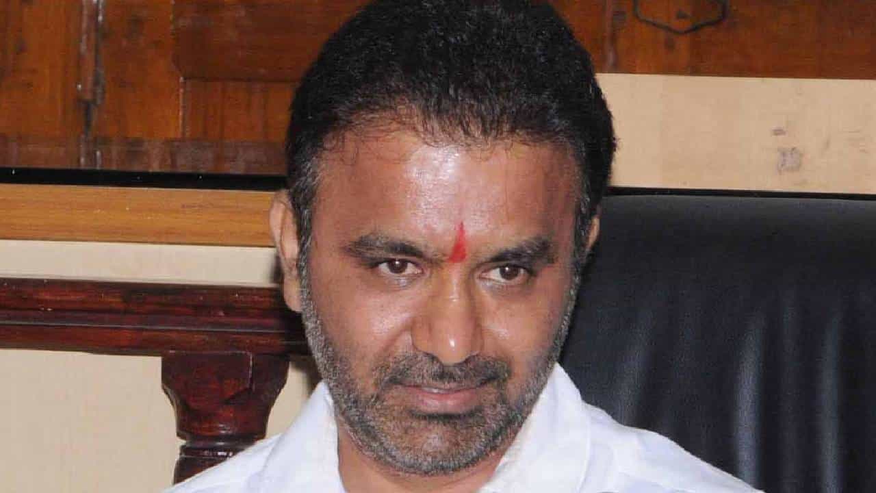 ಅಂಜಲಿ ಹತ್ಯೆ ಪ್ರಕರಣ: ನಿತ್ಯ ನಡೆಯುವ ಕೆಲಸಗಳು ನಮಗೆ ಗೊತ್ತಾಗುವುದಿಲ್ಲ; ಸಂತೋಷ ಲಾಡ್​ ಬೇಜವಾಬ್ದಾರಿ ಹೇಳಿಕೆ