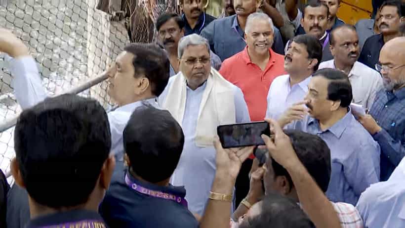 ಸಿಎಂ, ಡಿಸಿಎಂ ಬೆಂಗಳೂರು ಸಿಟಿ ರೌಂಡ್ಸ್; ಅಧಿಕಾರಿಗಳಿಗೆ ಸಿದ್ದರಾಮಯ್ಯ ಖಡಕ್ ಕ್ಲಾಸ್
