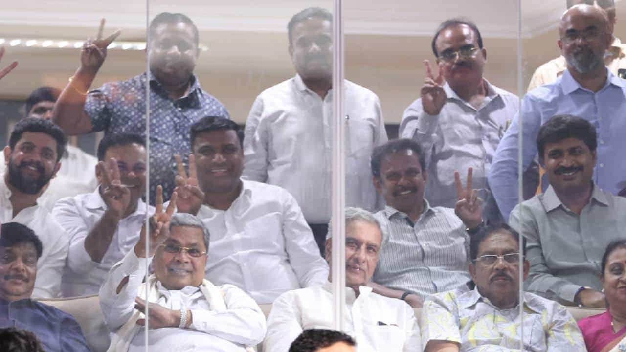 ಇದು ನಮ್ಮ ಆರ್ಸಿಬಿ ತಂಡದ ಹೊಸ ಅಧ್ಯಾಯ -ಟ್ವೀಟ್ ಮಾಡಿ ಶುಭ ಕೋರಿದ ಸಿಎಂ ಸಿದ್ದರಾಮಯ್ಯ ಇದು ನಮ್ಮ ಆರ್ಸಿಬಿ ತಂಡದ ಹೊಸ ಅಧ್ಯಾಯ -ಟ್ವೀಟ್ ಮಾಡಿ ಶುಭ ಕೋರಿದ ಸಿಎಂ ಸಿದ್ದರಾಮಯ್ಯ