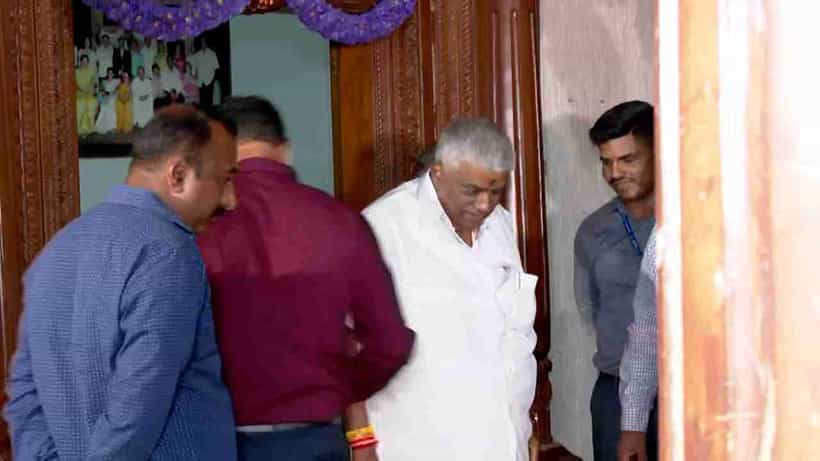 ಅತ್ಯಾಚಾರ ಆರೋಪ, ಕಿಡ್ನ್ಯಾಪ್ ಕೇಸ್: ಎಸ್ಐಟಿ ಪ್ರಶ್ನೆಗಳಿಗೆ ರೇವಣ್ಣ ಕೊಟ್ಟ ಉತ್ತರವೇನು?