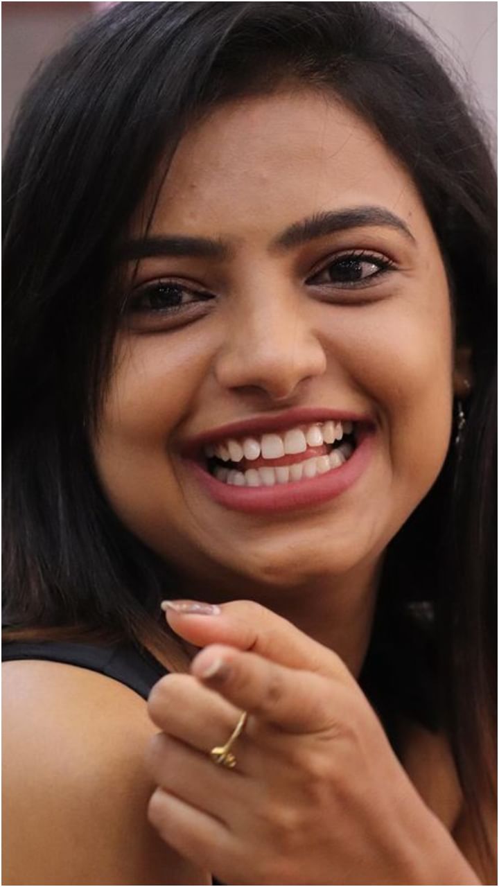 ಕ್ಯಾಂಡಿಡ್​ ಫೋಟೋಸ್​ ತೋರಿಸಿ ಲೈಕ್ಸ್​ ಪಡೆದುಕೊಂಡ ಸೋನು ಗೌಡ.