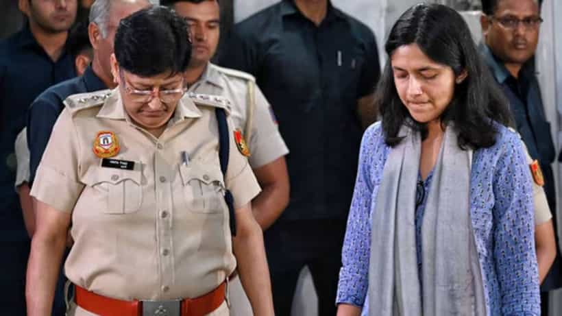 ಸ್ವಾತಿ ಮಲಿವಾಲ್ ಪ್ರಕರಣ: ಕೇಜ್ರಿವಾಲ್ ಮನೆಯ ಸಿಸಿಟಿವಿ ಫೂಟೇಜ್ ಖಾಲಿ ಖಾಲಿ, ಐಫೋನ್ ಪಾಸ್ವರ್ಡ್ ಕೊಡುತ್ತಿಲ್ಲ ವಿಭವ್