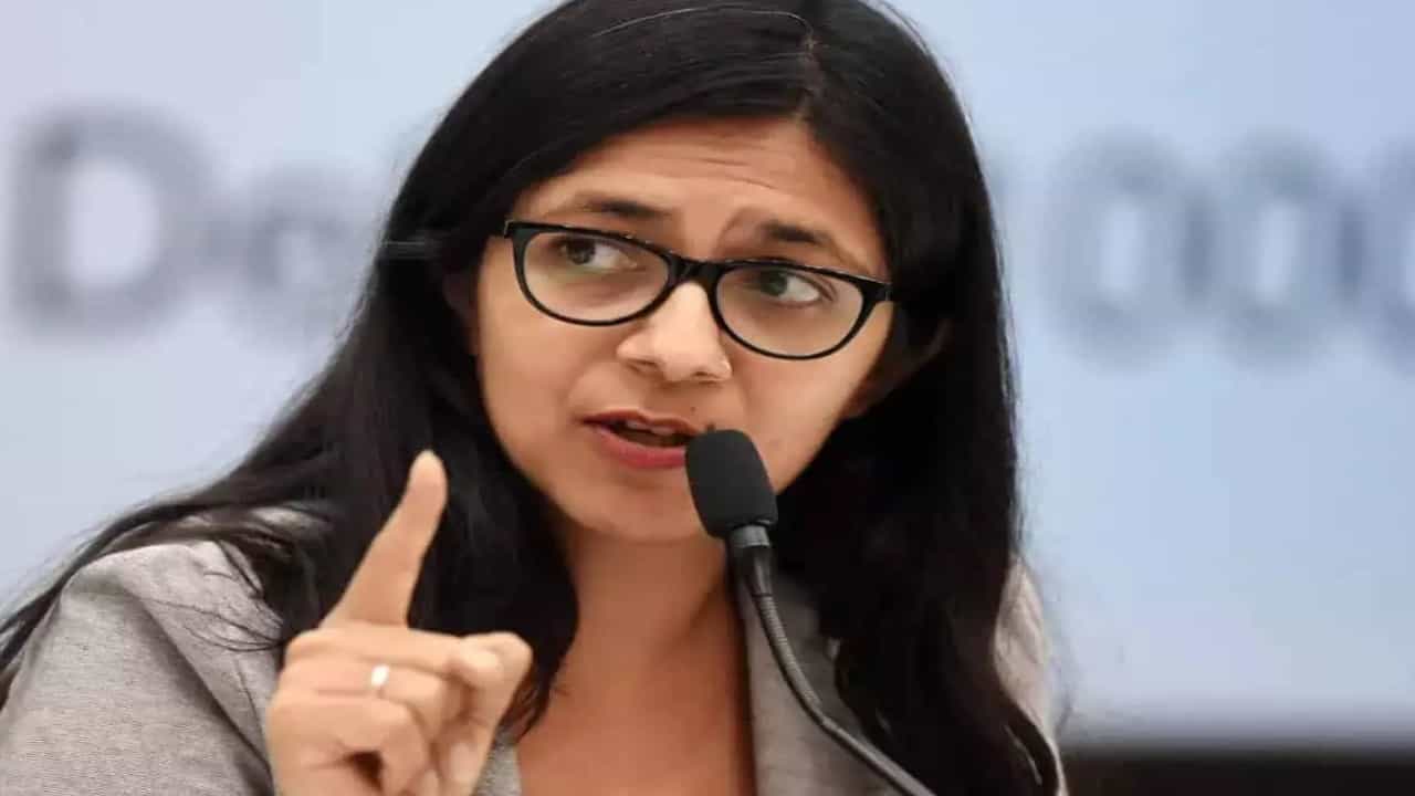 Swati Maliwal assault case: 7-8 ಬಾರಿ ಕಪಾಳಮೋಕ್ಷ, ಎದೆ, ಹೊಟ್ಟೆಗೆ ಒದೆದಿದ್ದಾನೆ ಬಿಭವ್ ಕುಮಾರ್: ಎಫ್ಐಆರ್ನಲ್ಲಿ ಸ್ವಾತಿ ಮಲಿವಾಲ್ Swati Maliwal assault case: 7-8 ಬಾರಿ ಕಪಾಳಮೋಕ್ಷ, ಎದೆ, ಹೊಟ್ಟೆಗೆ ಒದೆದಿದ್ದಾನೆ ಬಿಭವ್ ಕುಮಾರ್: ಎಫ್ಐಆರ್ನಲ್ಲಿ ಸ್ವಾತಿ ಮಲಿವಾಲ್