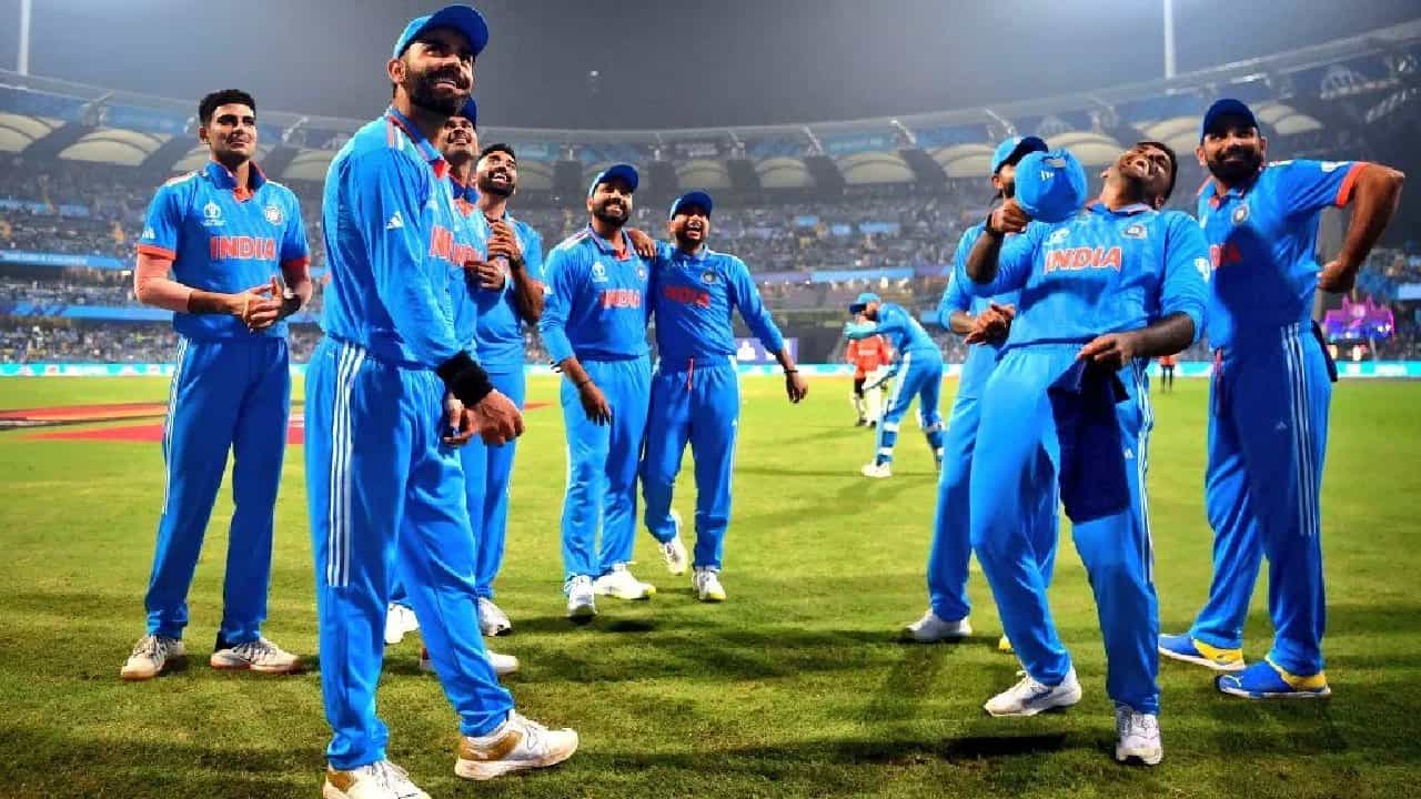 T20 World Cup 2024: ಟಿ20 ವಿಶ್ವಕಪ್ಗಾಗಿ 15 ಸದಸ್ಯರ ಭಾರತ ತಂಡವನ್ನು ಪ್ರಕಟಿಸಲಾಗಿದೆ. ಆದರೆ ಇದುವೇ ಫೈನಲ್ ತಂಡ ಎಂದೇಳಲು ಬರುವುದಿಲ್ಲ. ಏಕೆಂದರೆ ಮೇ 25 ರವರೆಗೆ ತಂಡದಲ್ಲಿ ಬದಲಾವಣೆ ಮಾಡಿಕೊಳ್ಳಲು ಅವಕಾಶ ನೀಡಲಾಗಿದೆ.