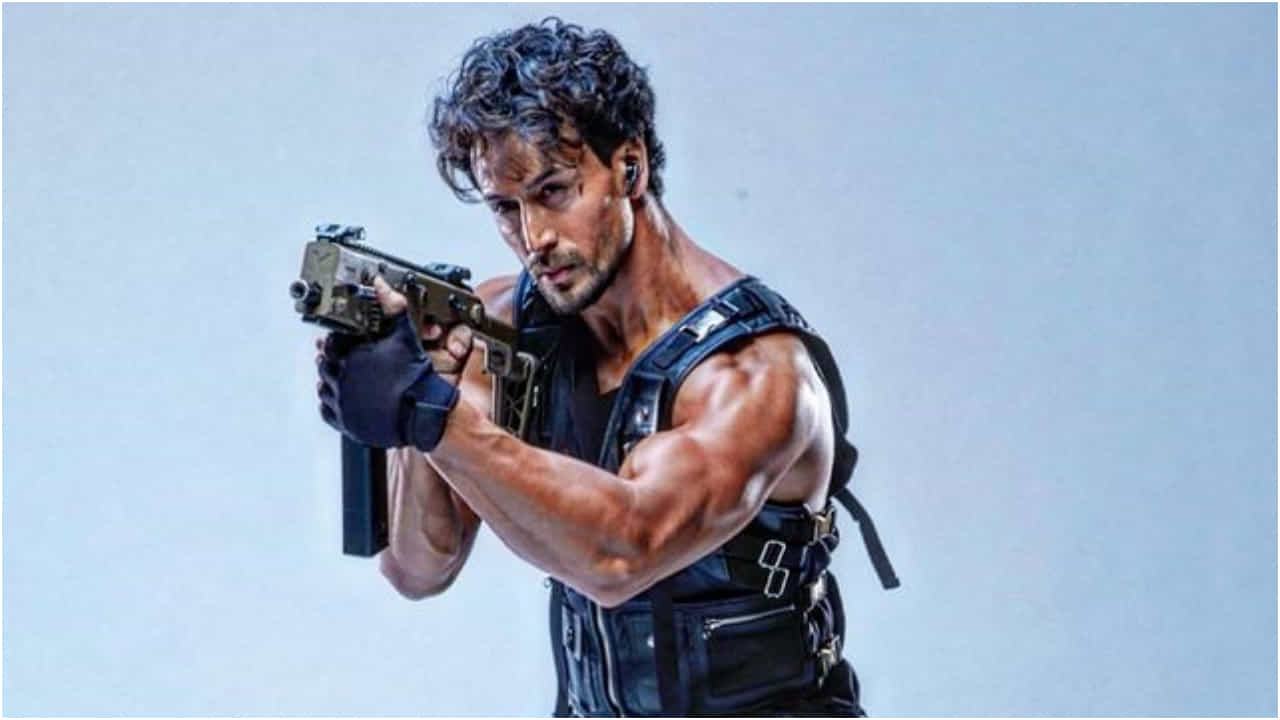ಸೋಲಿನ ಹೊಡೆತ: ಟೈಗರ್ ಶ್ರಾಫ್ ಕೈಯಲ್ಲಿ ಸಿನಿಮಾಗಳೇ ಇಲ್ಲ; ಸಂಭಾವನೆಗೂ ಕತ್ತರಿ ಸೋಲಿನ ಹೊಡೆತ: ಟೈಗರ್ ಶ್ರಾಫ್ ಕೈಯಲ್ಲಿ ಸಿನಿಮಾಗಳೇ ಇಲ್ಲ; ಸಂಭಾವನೆಗೂ ಕತ್ತರಿ