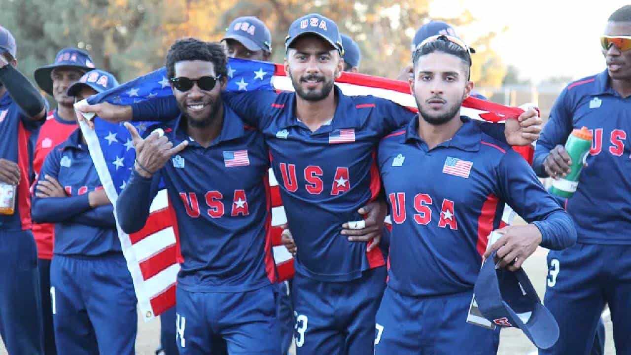 T20 World Cup 2024: ಟಿ20 ವಿಶ್ವಕಪ್ಗಾಗಿ ಯುಎಸ್ಎ ತಂಡವನ್ನು ಪ್ರಕಟಿಸಲಾಗಿದೆ. 15 ಸದಸ್ಯರ ಈ ಬಳಗದಲ್ಲಿ ಕರುನಾಡ ಕುವರ ಕಾಣಿಸಿಕೊಂಡಿರುವುದು ವಿಶೇಷ. ಅಂದರೆ ಟಿ20 ವಿಶ್ವಕಪ್ನಲ್ಲಿ ಯುಎಸ್ಎ ಪರ ಕನ್ನಡಿಗನೋರ್ವ ಕೂಡ ಕಣಕ್ಕಿಳಿಯಲಿದ್ದಾರೆ.