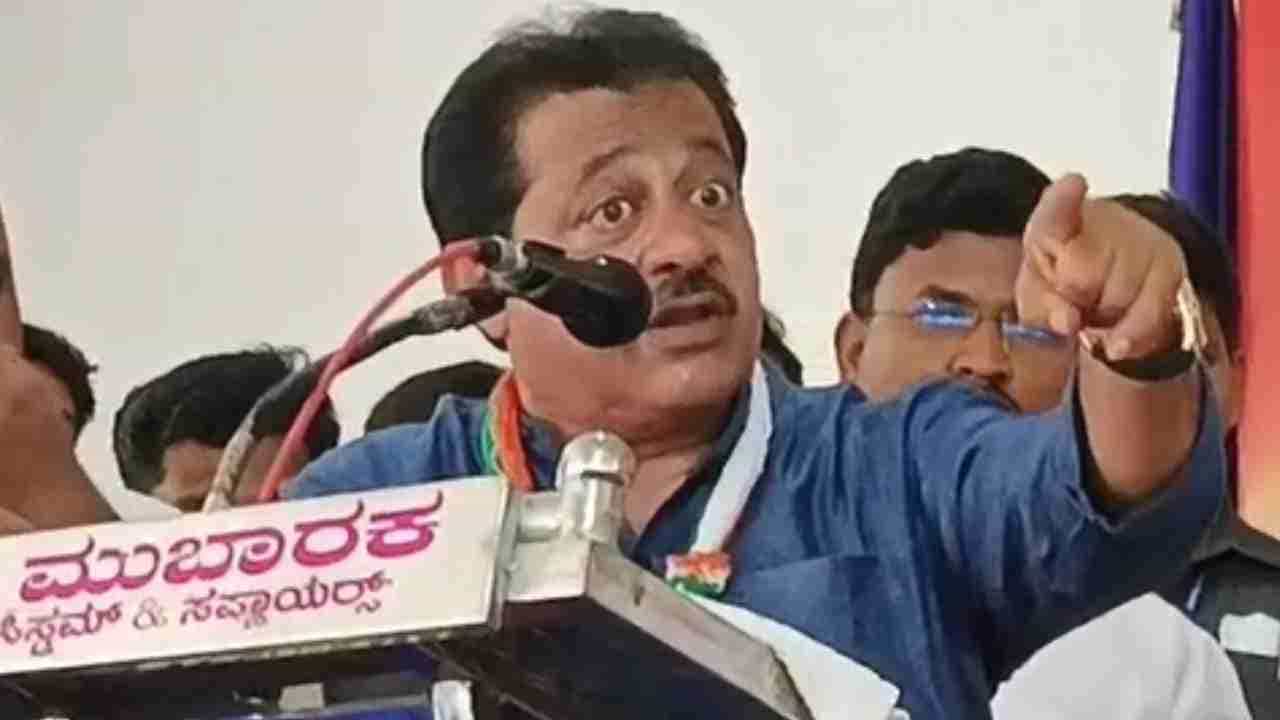 ಯಾರಾದರೂ ಪಾಕ್ ಜಿಂದಾಬಾದ್ ಅಂದ್ರೆ ಹೇಳಿ, ನಾವೇ ಗುಂಡಿಕ್ಕಿ ಸಾಯಿಸ್ತೇವೆ: ಸಚಿವ ಜಮೀರ್ ಯಾರಾದರೂ ಪಾಕ್ ಜಿಂದಾಬಾದ್ ಅಂದ್ರೆ ಹೇಳಿ, ನಾವೇ ಗುಂಡಿಕ್ಕಿ ಸಾಯಿಸ್ತೇವೆ: ಸಚಿವ ಜಮೀರ್
