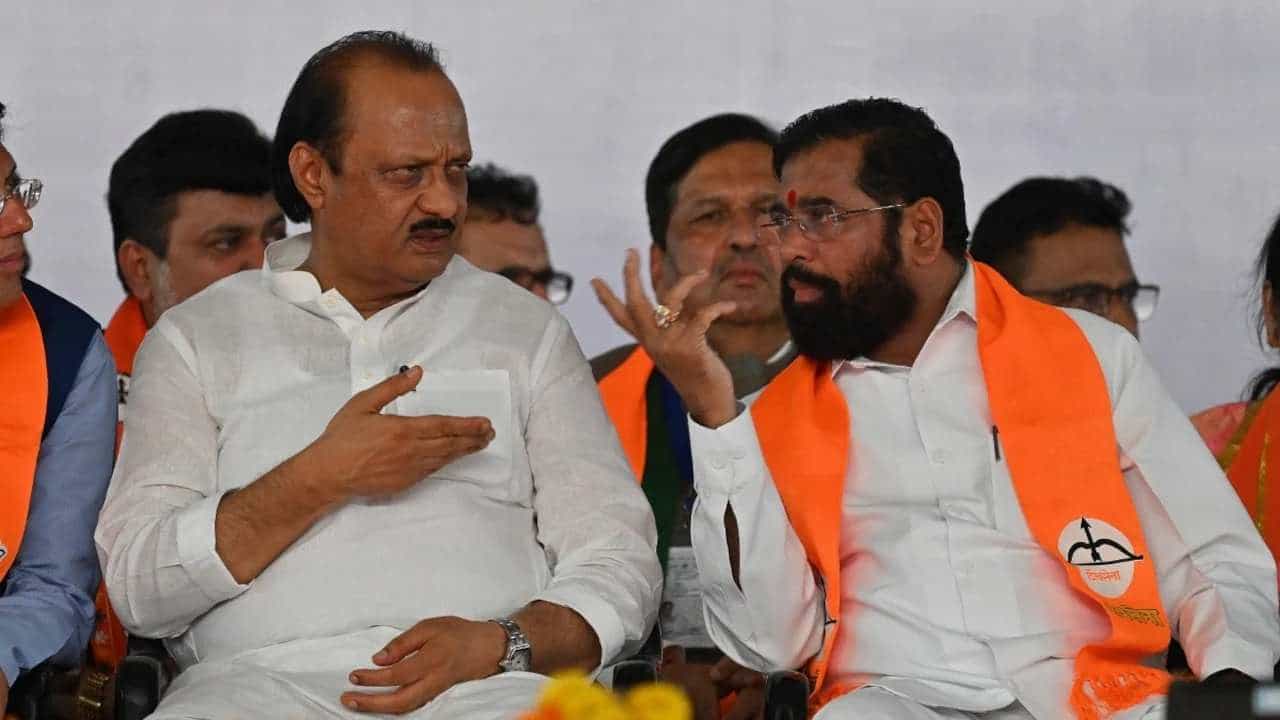 ಮಹಾರಾಷ್ಟ್ರ ಸರ್ಕಾರದಿಂದ ಜನರಿಗೆ ಭರ್ಜರಿ ಗಿಫ್ಟ್: ಮಾಸಿಕ 1,500 ರೂ ಸಹಾಯಧನ, 3 ಉಚಿತ ಎಲ್ಪಿಜಿ, ಪೆಟ್ರೋಲ್ ಬೆಲೆ ಇಳಿಕೆ ಇತ್ಯಾದಿ ಇತ್ಯಾದಿ ಮಹಾರಾಷ್ಟ್ರ ಸರ್ಕಾರದಿಂದ ಜನರಿಗೆ ಭರ್ಜರಿ ಗಿಫ್ಟ್: ಮಾಸಿಕ 1,500 ರೂ ಸಹಾಯಧನ, 3 ಉಚಿತ ಎಲ್ಪಿಜಿ, ಪೆಟ್ರೋಲ್ ಬೆಲೆ ಇಳಿಕೆ ಇತ್ಯಾದಿ ಇತ್ಯಾದಿ