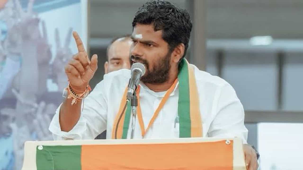 Annamalai: ಮೇಕೆಗೆ ಅಣ್ಣಾಮಲೈ ಫೋಟೋ ಹಾಕಿ ಕುತ್ತಿಗೆ ಕತ್ತರಿಸಿದ ವಿಡಿಯೋ ವೈರಲ್; ಬಿಜೆಪಿ ನಾಯಕ ಹೇಳಿದ್ದೇನು? Annamalai: ಮೇಕೆಗೆ ಅಣ್ಣಾಮಲೈ ಫೋಟೋ ಹಾಕಿ ಕುತ್ತಿಗೆ ಕತ್ತರಿಸಿದ ವಿಡಿಯೋ ವೈರಲ್; ಬಿಜೆಪಿ ನಾಯಕ ಹೇಳಿದ್ದೇನು?
