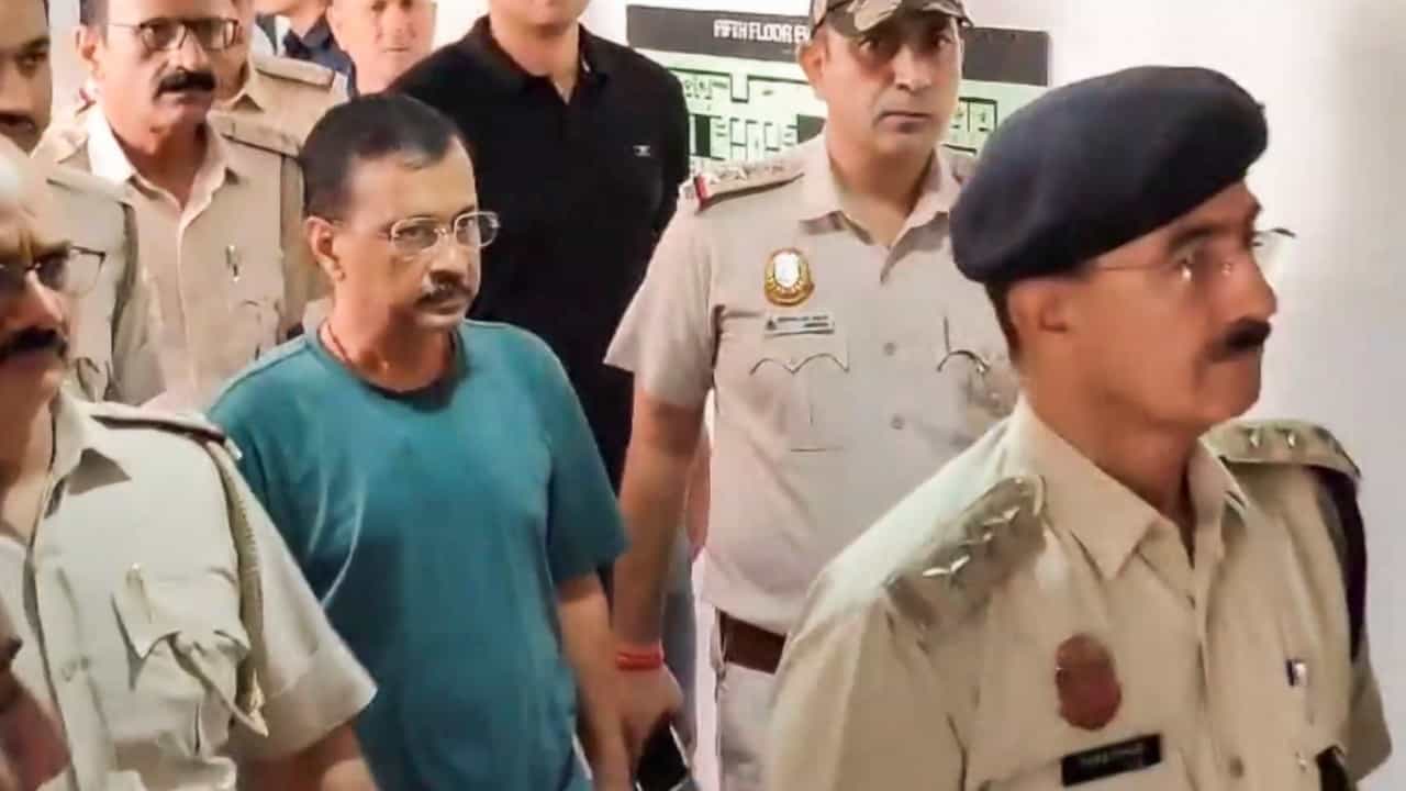 Arvind Kejriwal: ಭ್ರಷ್ಟಾಚಾರ ಪ್ರಕರಣದಲ್ಲಿ ಅರವಿಂದ ಕೇಜ್ರಿವಾಲ್ ಮೂರು ದಿನ ಸಿಬಿಐ ಕಸ್ಟಡಿಗೆ Arvind Kejriwal: ಭ್ರಷ್ಟಾಚಾರ ಪ್ರಕರಣದಲ್ಲಿ ಅರವಿಂದ ಕೇಜ್ರಿವಾಲ್ ಮೂರು ದಿನ ಸಿಬಿಐ ಕಸ್ಟಡಿಗೆ