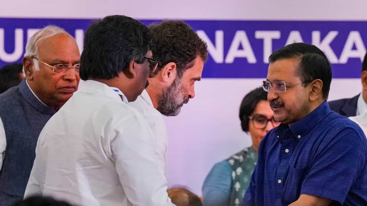 ಕಾಂಗ್ರೆಸ್ನೊಂದಿಗಿನ ಆಪ್ ಮೈತ್ರಿ ಅಂತ್ಯ; ದೆಹಲಿಯಲ್ಲಿ ಆಮ್ ಆದ್ಮಿ ಏಕಾಂಗಿ ಹೋರಾಟ ಕಾಂಗ್ರೆಸ್ನೊಂದಿಗಿನ ಆಪ್ ಮೈತ್ರಿ ಅಂತ್ಯ; ದೆಹಲಿಯಲ್ಲಿ ಆಮ್ ಆದ್ಮಿ ಏಕಾಂಗಿ ಹೋರಾಟ