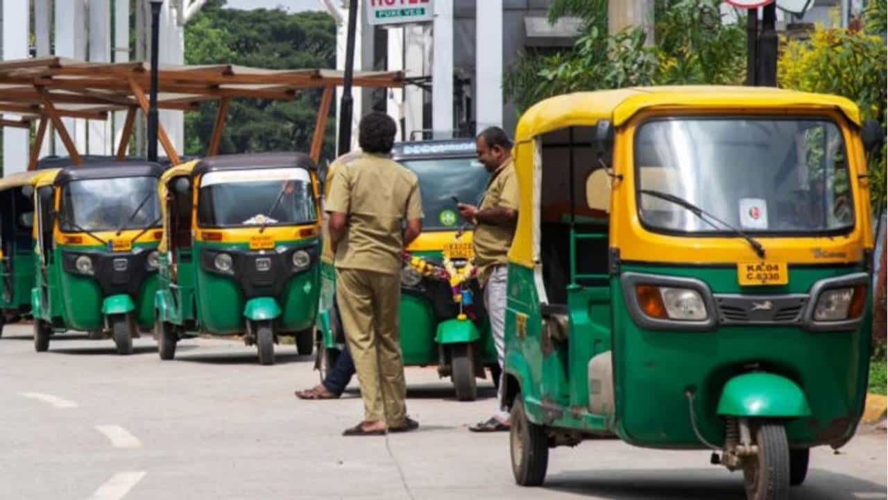 ಪೆಟ್ರೋಲ್, ಡೀಸೆಲ್, ಹಾಲಿನ ದರ ಏರಿಕೆ ಬೆನ್ನಲ್ಲೇ ಆಟೋ ಪ್ರಯಾಣ ದರ ಏರಿಕೆಗೆ ಒತ್ತಾಯ