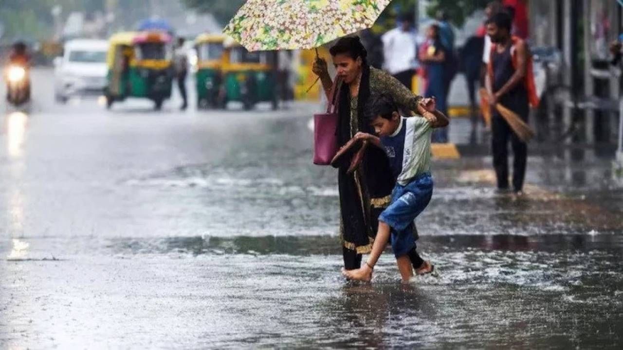 Bengaluru Rain: ಕೆಆರ್ ಮಾರುಕಟ್ಟೆ, ಲಾಲ್​ಬಾಗ್ ಸೇರಿದಂತೆ ಬೆಂಗಳೂರಿನ ಹಲವೆಡೆ ಮಳೆ