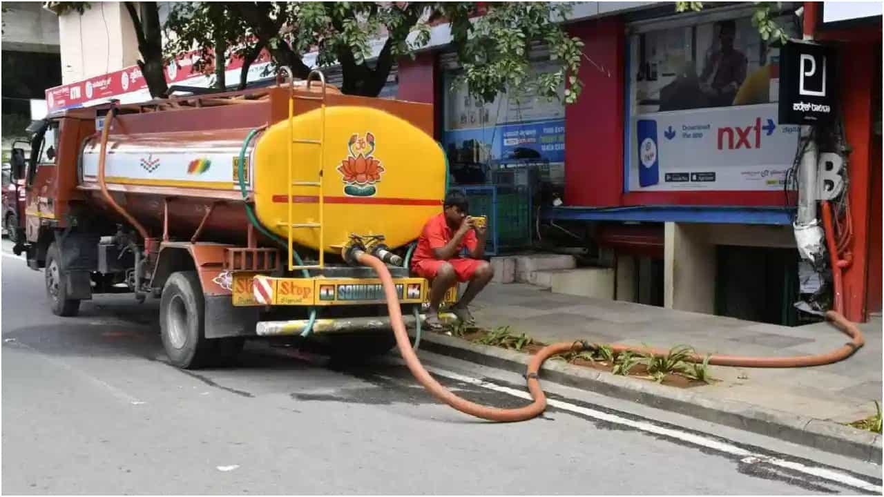 ಮಳೆಯಾದರೂ ಬಗೆಹರಿದಿಲ್ಲ ಬೆಂಗಳೂರು ನೀರಿನ ಬಿಕ್ಕಟ್ಟು: ಈ ಪ್ರದೇಶಗಳಲ್ಲಿ ಟ್ಯಾಂಕರ್ ನೀರಿನ ಬೆಲೆ ಬಲು ದುಬಾರಿ
