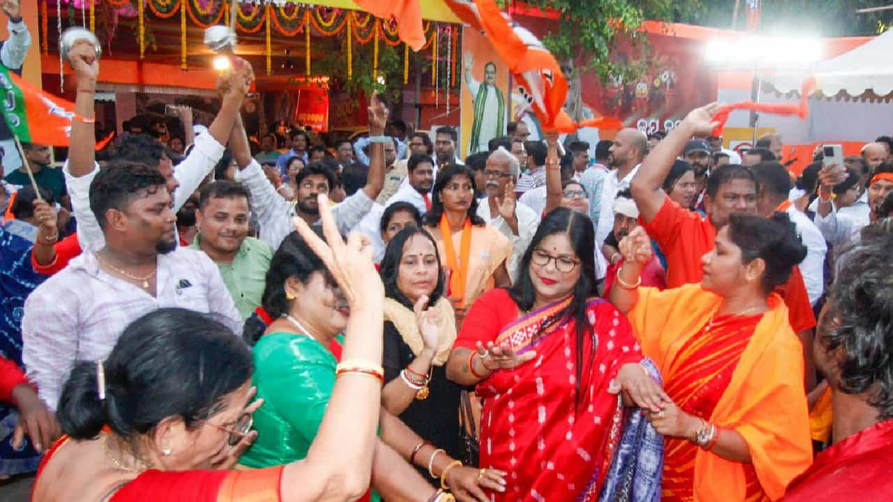 ಒಡಿಶಾದಲ್ಲಿ ಮೊದಲ ಬಿಜೆಪಿ ಸರ್ಕಾರದ ಪ್ರಮಾಣವಚನ ಸ್ವೀಕಾರ ಸಮಾರಂಭ ಜೂ.12ಕ್ಕೆ ಮುಂದೂಡಿಕೆ ಒಡಿಶಾದಲ್ಲಿ ಮೊದಲ ಬಿಜೆಪಿ ಸರ್ಕಾರದ ಪ್ರಮಾಣವಚನ ಸ್ವೀಕಾರ ಸಮಾರಂಭ ಜೂ.12ಕ್ಕೆ ಮುಂದೂಡಿಕೆ