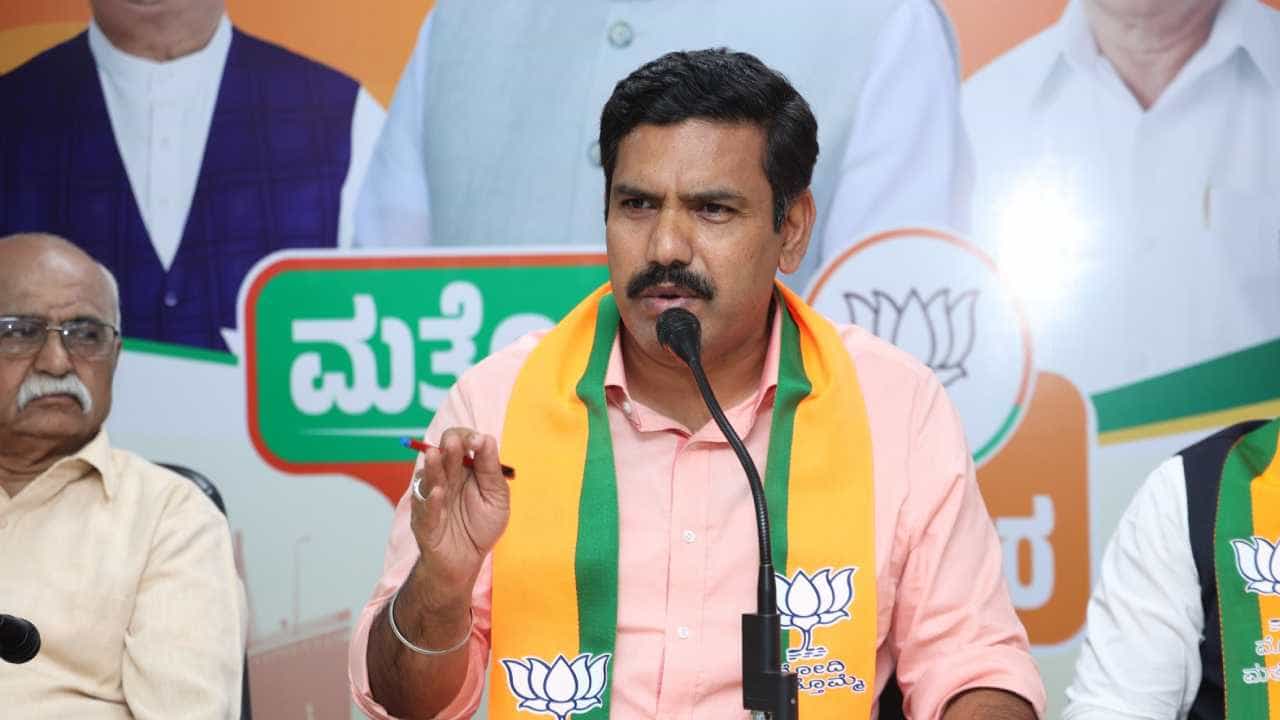 ಮುಡಾ ಹಗರಣ: ಸಿದ್ದರಾಮಯ್ಯ ಪತ್ನಿಗೆ ಅಕ್ರಮವಾಗಿ 14 ಸೈಟ್​ ನೀಡಲಾಗಿದೆ; ವಿಜಯೇಂದ್ರ ಆರೋಪ