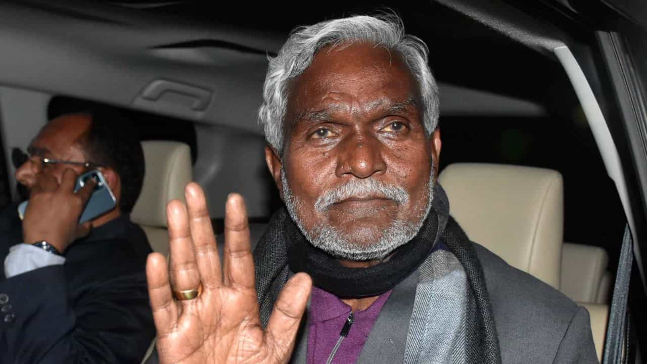 ಜಾರ್ಖಂಡ್ ಸಿಎಂ, ಸಚಿವರು, ಶಾಸಕರ ವೇತನ ಶೇ. 50ರವರೆಗೆ ಹೆಚ್ಚಳ; ಸೋರೆನ್ ಸಂಪುಟ ಅನುಮೋದನೆ ಜಾರ್ಖಂಡ್ ಸಿಎಂ, ಸಚಿವರು, ಶಾಸಕರ ವೇತನ ಶೇ. 50ರವರೆಗೆ ಹೆಚ್ಚಳ; ಸೋರೆನ್ ಸಂಪುಟ ಅನುಮೋದನೆ