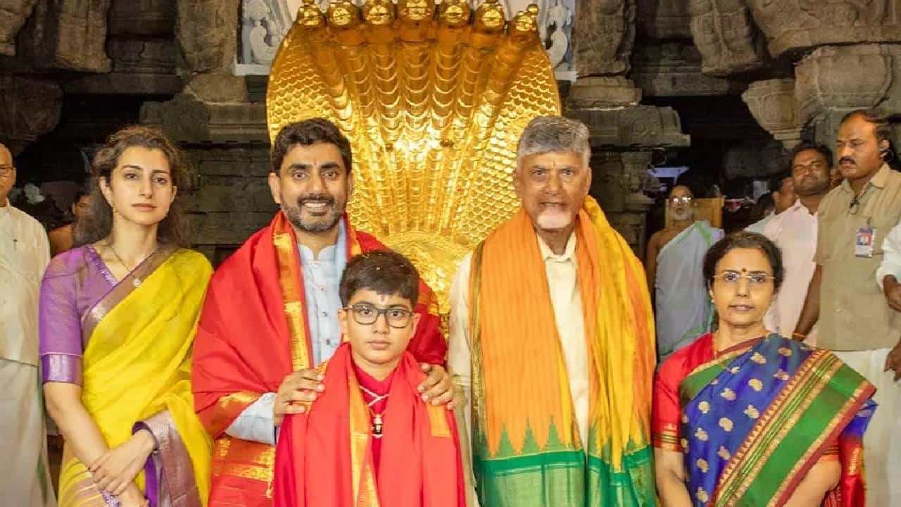 ತಿರುಪತಿಯಲ್ಲಿ ‘ಗೋವಿಂದ ಗೋವಿಂದ’ ಎಂಬ ಘೋಷ ಮಾತ್ರ ಮೊಳಗಬೇಕು: ಚಂದ್ರಬಾಬು ನಾಯ್ಡು ತಿರುಪತಿಯಲ್ಲಿ ‘ಗೋವಿಂದ ಗೋವಿಂದ’ ಎಂಬ ಘೋಷ ಮಾತ್ರ ಮೊಳಗಬೇಕು: ಚಂದ್ರಬಾಬು ನಾಯ್ಡು