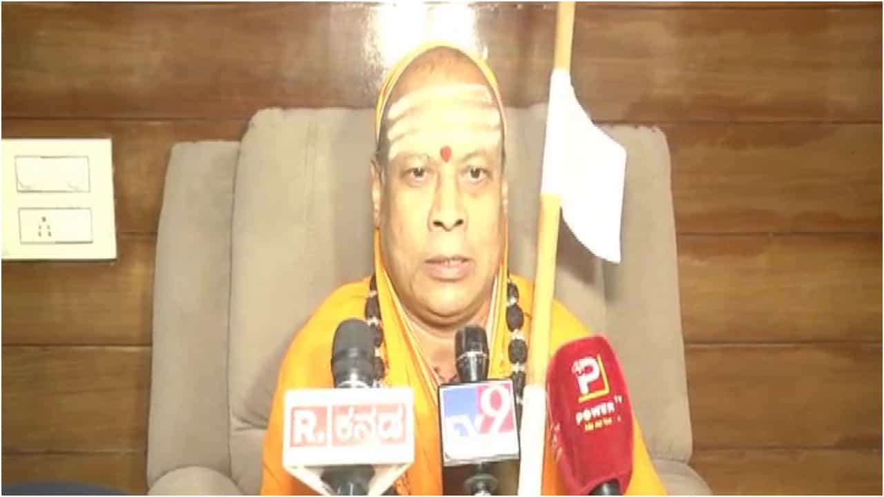 ಸಿಎಂ ಬದಲಾವಣೆ ಮಾಡುವುದಾದರೆ ವೀರಶೈವ ಲಿಂಗಾಯತರಿಗೆ ಆದ್ಯತೆ ನೀಡಬೇಕು; ಪಂಡಿತರಾದ್ಯ ಶಿವಾಚಾರ್ಯ ಸ್ವಾಮೀಜಿ ಆಗ್ರಹ ಸಿಎಂ ಬದಲಾವಣೆ ಮಾಡುವುದಾದರೆ ವೀರಶೈವ ಲಿಂಗಾಯತರಿಗೆ ಆದ್ಯತೆ ನೀಡಬೇಕು; ಪಂಡಿತರಾದ್ಯ ಶಿವಾಚಾರ್ಯ ಸ್ವಾಮೀಜಿ ಆಗ್ರಹ
