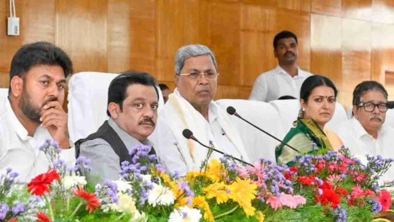 SSLC ಫಲಿತಾಂಶದಲ್ಲಿ ವಿಜಯನಗರ ಜಿಲ್ಲೆ ಕುಸಿತ: DDPI, BEO ಅಮಾನತು ಮಾಡಿ ಸಿಎಂ ಆದೇಶ SSLC ಫಲಿತಾಂಶದಲ್ಲಿ ವಿಜಯನಗರ ಜಿಲ್ಲೆ ಕುಸಿತ: DDPI, BEO ಅಮಾನತು ಮಾಡಿ ಸಿಎಂ ಆದೇಶ