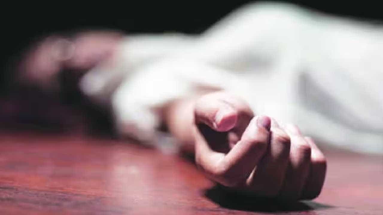 ಬೆಂಗಳೂರು ಮಹರಾಣಿ ಕಾಲೇಜು ಹಾಸ್ಟೆಲ್ನಲ್ಲಿ ವಿದ್ಯಾರ್ಥಿನಿ ಆತ್ಮಹತ್ಯೆಗೆ ಶರಣು ಬೆಂಗಳೂರು ಮಹರಾಣಿ ಕಾಲೇಜು ಹಾಸ್ಟೆಲ್ನಲ್ಲಿ ವಿದ್ಯಾರ್ಥಿನಿ ಆತ್ಮಹತ್ಯೆಗೆ ಶರಣು
