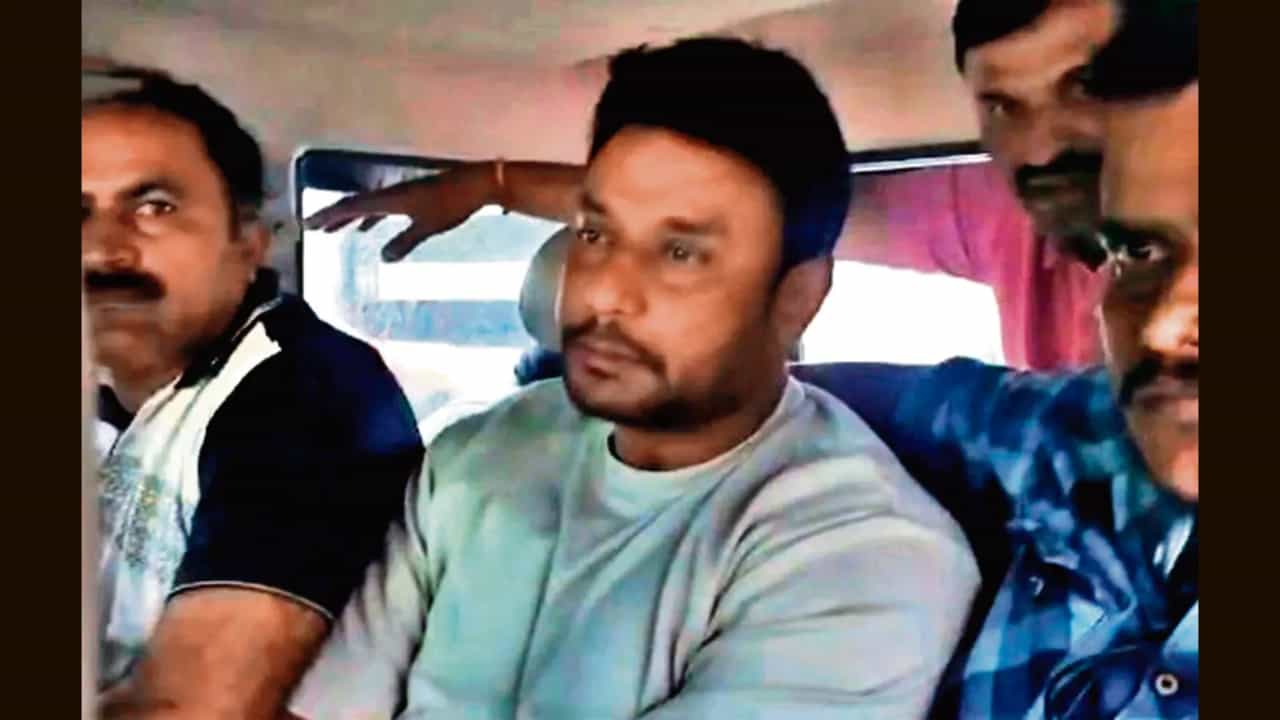 ರೇಣುಕಾಸ್ವಾಮಿ ಕೊಲೆ ಪ್ರಕರಣ: ಸಿನಿಮೀಯ ರೀತಿಯಲ್ಲಿ ದರ್ಶನ್ ಲಿಂಕ್ ಪತ್ತೆ ಹಚ್ಚಿದ ಪೊಲೀಸರು