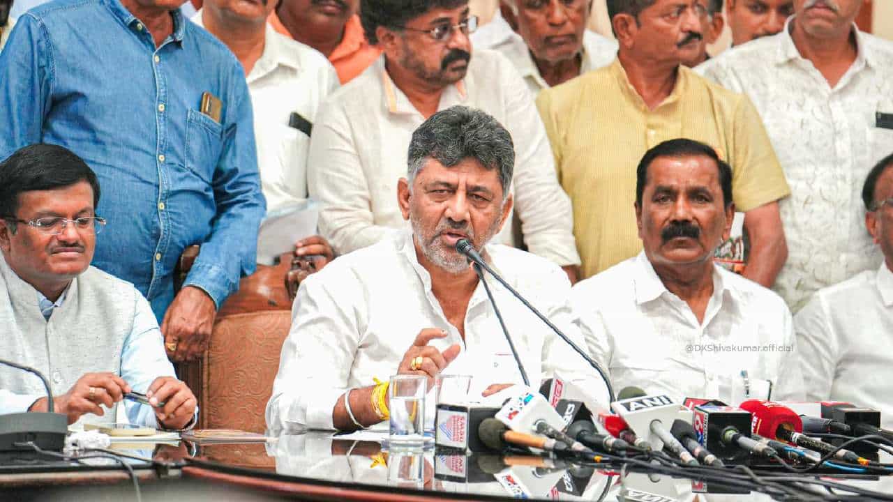ಎಲ್ಲಾ ತಾಲೂಕು ಕೇಂದ್ರಗಳಲ್ಲಿ ಕೆಂಪೇಗೌಡರ ಜಯಂತಿ ಆಚರಿಸಲು 1 ಲಕ್ಷ ರೂ.: ಡಿಕೆಶಿ ಎಲ್ಲಾ ತಾಲೂಕು ಕೇಂದ್ರಗಳಲ್ಲಿ ಕೆಂಪೇಗೌಡರ ಜಯಂತಿ ಆಚರಿಸಲು 1 ಲಕ್ಷ ರೂ.: ಡಿಕೆಶಿ