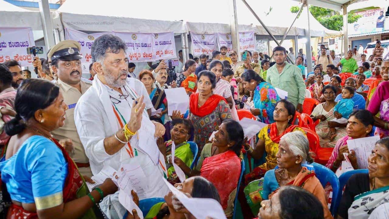 ಚನ್ನಪಟ್ಟಣವನ್ನು ಗಂಭೀರವಾಗಿ ತೆಗೆದುಕೊಂಡ ಡಿಕೆ ಶಿವಕುಮಾರ್, ಮತ್ತೆ 3 ದಿನ ಕ್ಷೇತ್ರ ಪ್ರವಾಸ ಚನ್ನಪಟ್ಟಣವನ್ನು ಗಂಭೀರವಾಗಿ ತೆಗೆದುಕೊಂಡ ಡಿಕೆ ಶಿವಕುಮಾರ್, ಮತ್ತೆ 3 ದಿನ ಕ್ಷೇತ್ರ ಪ್ರವಾಸ