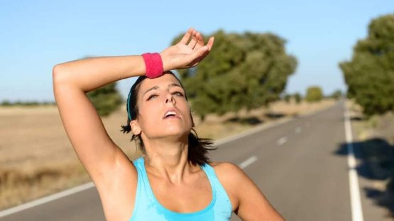 Health & Fitness Tips: ಬೆವರುವುದು ಆರೋಗ್ಯಕ್ಕೆ ಒಳ್ಳೆಯದು , ಯಾಕೆ ಗೊತ್ತಾ? Health & Fitness Tips: ಬೆವರುವುದು ಆರೋಗ್ಯಕ್ಕೆ ಒಳ್ಳೆಯದು , ಯಾಕೆ ಗೊತ್ತಾ?