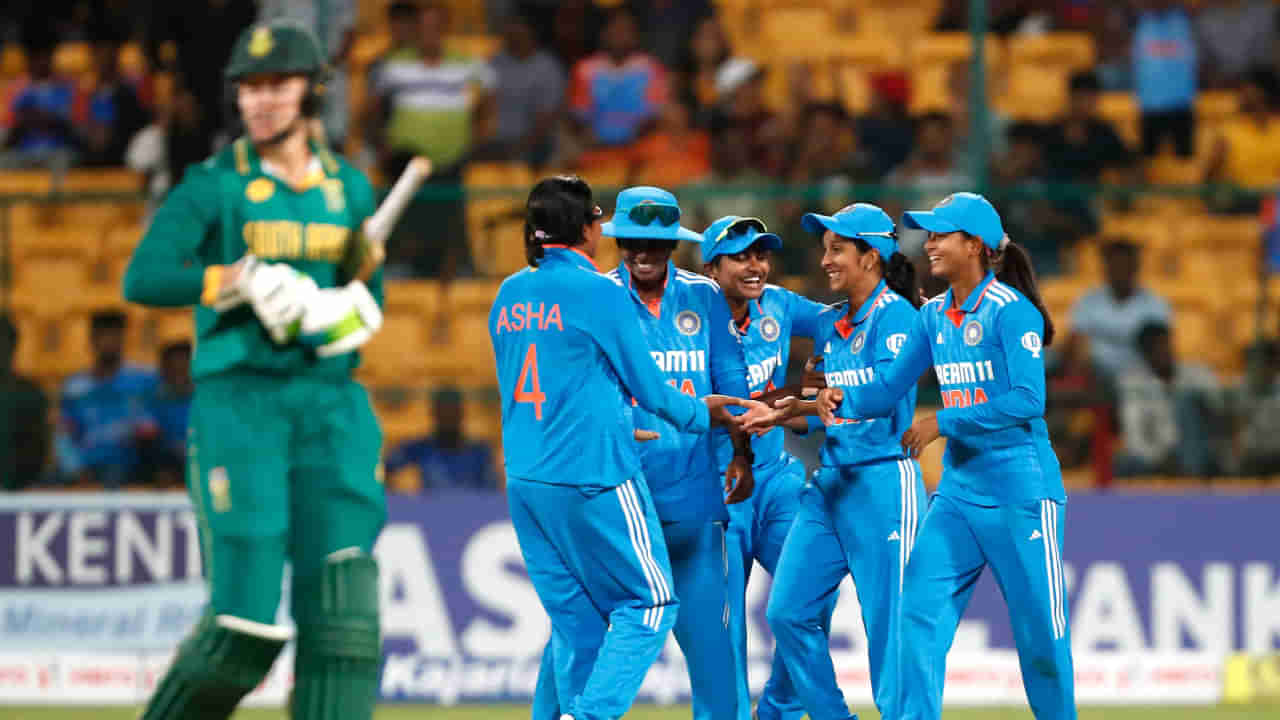 IND vs SA: ಚೊಚ್ಚಲ ಪಂದ್ಯದಲ್ಲೇ ಮಿಂಚಿದ ಆಶಾ, ಸ್ಮೃತಿ ಶತಕ; ಭಾರತಕ್ಕೆ 143 ರನ್​ಗಳ ಜಯ..!