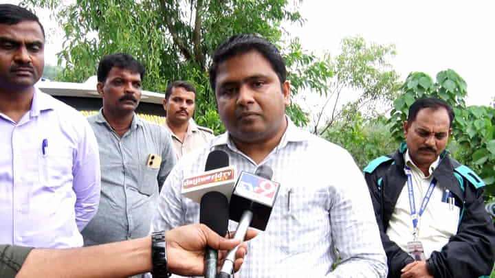 ಮಳೆ...ಮಳೆ...ದಕ್ಷಿಣ ಕನ್ನಡ ಜಿಲ್ಲೆಯಲ್ಲಿ ನಾಳೆಯೂ ಶಾಲೆ, ಕಾಲೇಜುಗಳಿಗೆ ರಜೆ ಘೋಷಣೆ ಮಳೆ...ಮಳೆ...ದಕ್ಷಿಣ ಕನ್ನಡ ಜಿಲ್ಲೆಯಲ್ಲಿ ನಾಳೆಯೂ ಶಾಲೆ, ಕಾಲೇಜುಗಳಿಗೆ ರಜೆ ಘೋಷಣೆ