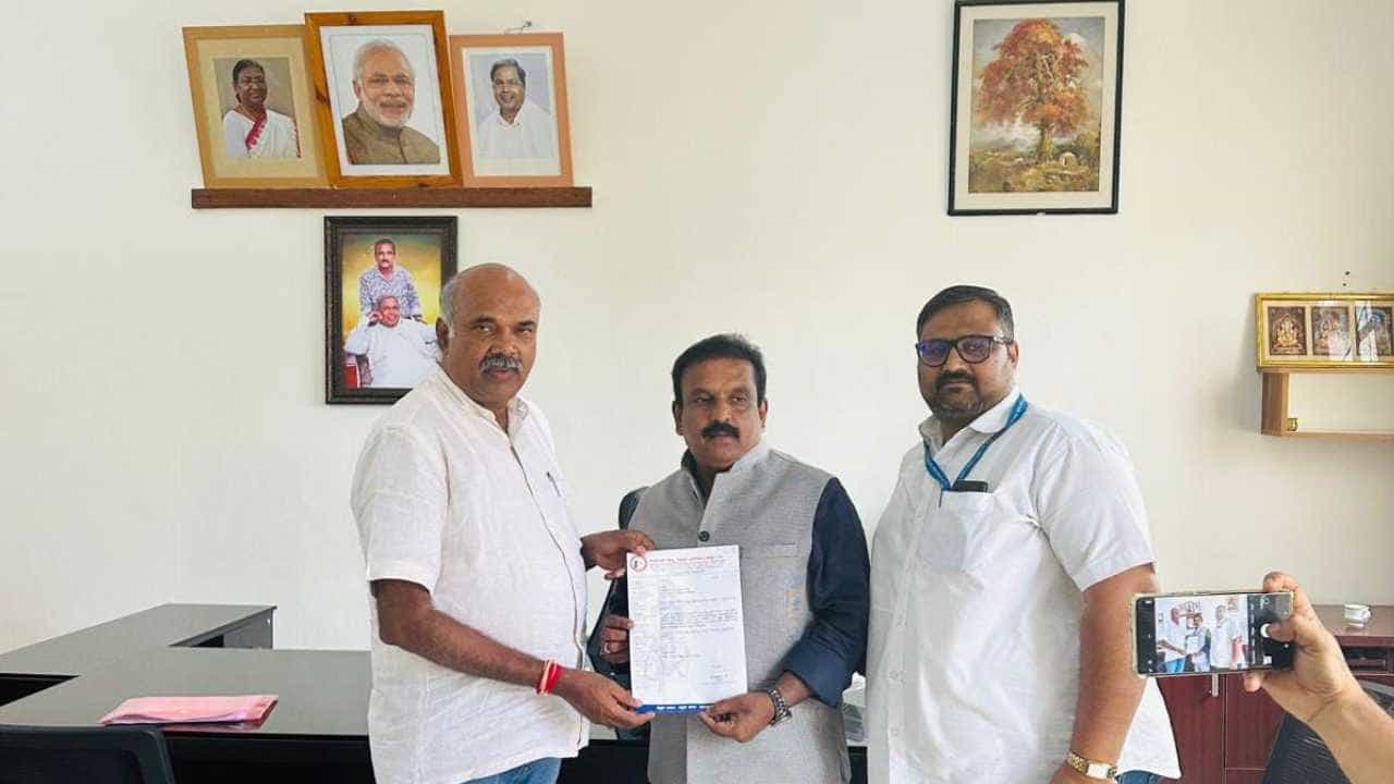ಪತ್ರಿಕಾ ವಿತರಕರ ಬೇಡಿಕೆಗಳ ಬಗ್ಗೆ ಸರ್ಕಾರ ಸಹಾನುಭೂತಿಯಿಂದ ಪರಿಗಣನೆ: ಕೆವಿಪಿ ಪತ್ರಿಕಾ ವಿತರಕರ ಬೇಡಿಕೆಗಳ ಬಗ್ಗೆ ಸರ್ಕಾರ ಸಹಾನುಭೂತಿಯಿಂದ ಪರಿಗಣನೆ: ಕೆವಿಪಿ