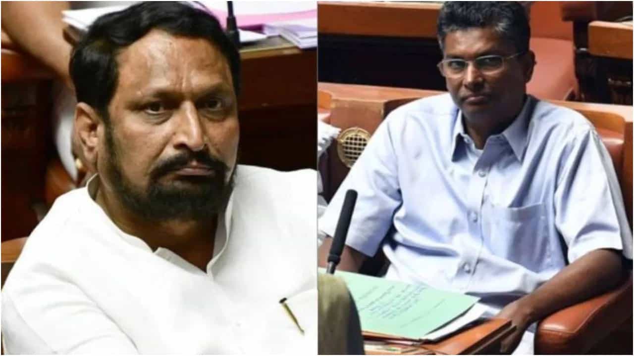 ಹೆಚ್ಚಾಯ್ತು ಸವದಿ - ಸತೀಶ್ ಜಾರಕಿಹೊಳಿ ಫೈಟ್: ಸಚಿವರ ವಿರುದ್ಧ ಸವದಿ ಬೆಂಬಲಿಗರಿಂದ ಆಕ್ರೋಶ ಹೆಚ್ಚಾಯ್ತು ಸವದಿ - ಸತೀಶ್ ಜಾರಕಿಹೊಳಿ ಫೈಟ್: ಸಚಿವರ ವಿರುದ್ಧ ಸವದಿ ಬೆಂಬಲಿಗರಿಂದ ಆಕ್ರೋಶ