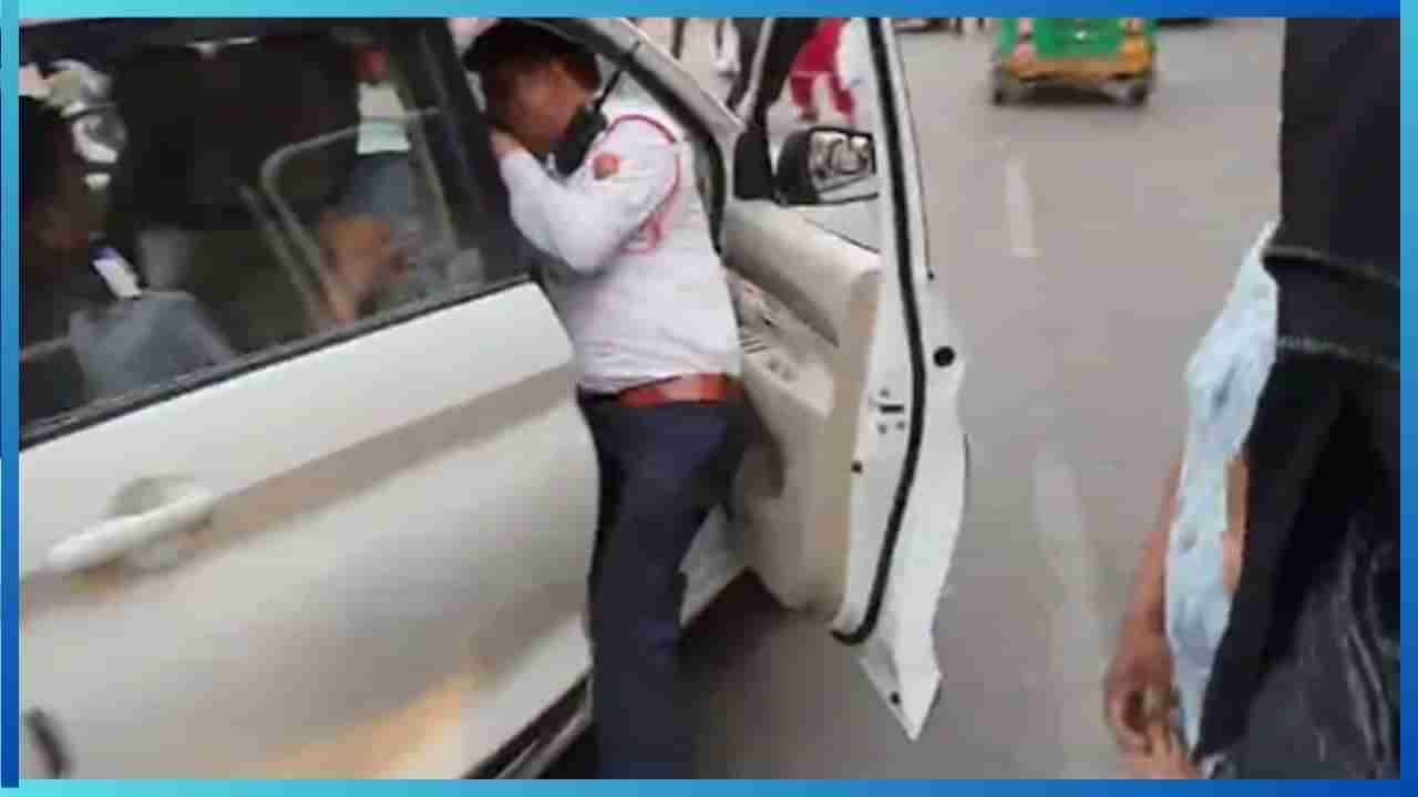 ವಾಹನ ತಪಾಸಣೆ ವೇಳೆ, ಕುಡಿದ ಅಮಲಿನಲ್ಲಿ ಟ್ರಾಫಿಕ್ ಪೊಲೀಸರನ್ನೇ ಎಳೆದುಕೊಂಡು ಹೋದ ಕಾರು ಚಾಲಕ