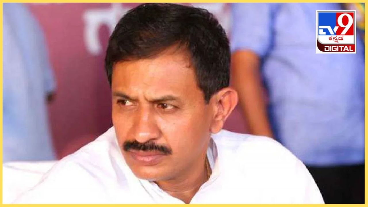 ಸ್ಥಗಿತವಾಗುತ್ತಾ ಗ್ಯಾರಂಟಿ ಯೋಜನೆಗಳು? ಮಾಗಡಿ ಕಾಂಗ್ರೆಸ್ ಶಾಸಕ ಬಾಲಕೃಷ್ಣ ಮತ್ತೆ ಶಾಕಿಂಗ್ ಹೇಳಿಕೆ ಸ್ಥಗಿತವಾಗುತ್ತಾ ಗ್ಯಾರಂಟಿ ಯೋಜನೆಗಳು? ಮಾಗಡಿ ಕಾಂಗ್ರೆಸ್ ಶಾಸಕ ಬಾಲಕೃಷ್ಣ ಮತ್ತೆ ಶಾಕಿಂಗ್ ಹೇಳಿಕೆ