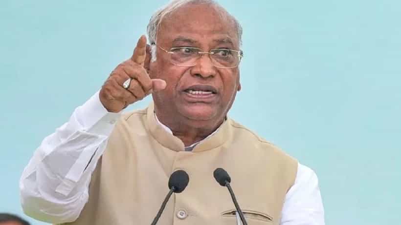 Mallikarjun Kharge: ‘ಎನ್ಡಿಎ ಸರ್ಕಾರ ಯಾವಾಗ ಬೇಕಾದರೂ ಪತನವಾಗಬಹುದು’; ಮಲ್ಲಿಕಾರ್ಜುನ ಖರ್ಗೆ ಭವಿಷ್ಯ