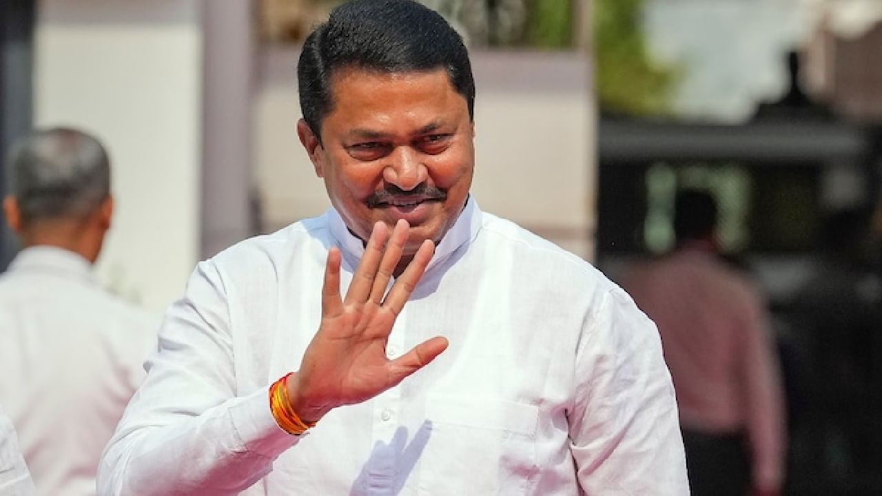 Nana Patole: ಕಾಂಗ್ರೆಸ್ ಕಾರ್ಯಕರ್ತ ನಾನಾ ಪಟೋಲೆಯ ಪಾದ ತೊಳೆಯುತ್ತಿರುವ ವಿಡಿಯೋ ವೈರಲ್; ಬಿಜೆಪಿ ಟೀಕೆ Nana Patole: ಕಾಂಗ್ರೆಸ್ ಕಾರ್ಯಕರ್ತ ನಾನಾ ಪಟೋಲೆಯ ಪಾದ ತೊಳೆಯುತ್ತಿರುವ ವಿಡಿಯೋ ವೈರಲ್; ಬಿಜೆಪಿ ಟೀಕೆ