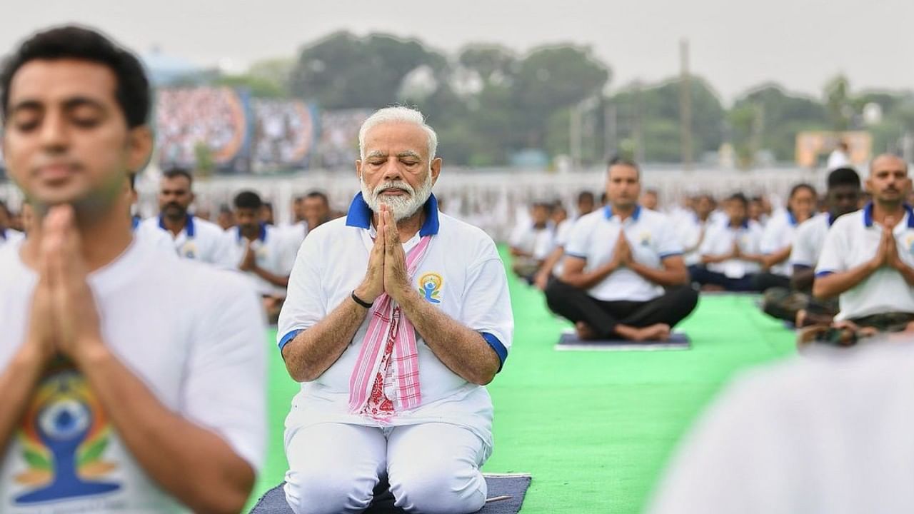 ಶ್ರೀನಗರದಲ್ಲಿ ನಡೆಯಲಿರುವ 10ನೇ ಅಂತಾರಾಷ್ಟ್ರೀಯ ಯೋಗ ದಿನಾಚರಣೆಯಲ್ಲಿ ಭಾಗಿಯಾಗಲಿದ್ದಾರೆ ಮೋದಿ ಶ್ರೀನಗರದಲ್ಲಿ ನಡೆಯಲಿರುವ 10ನೇ ಅಂತಾರಾಷ್ಟ್ರೀಯ ಯೋಗ ದಿನಾಚರಣೆಯಲ್ಲಿ ಭಾಗಿಯಾಗಲಿದ್ದಾರೆ ಮೋದಿ